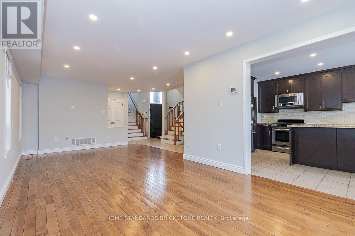 72 Sylwood Crescent, Vaughan, Ontario  L6A 2P7 - Photo 11 - N12514772