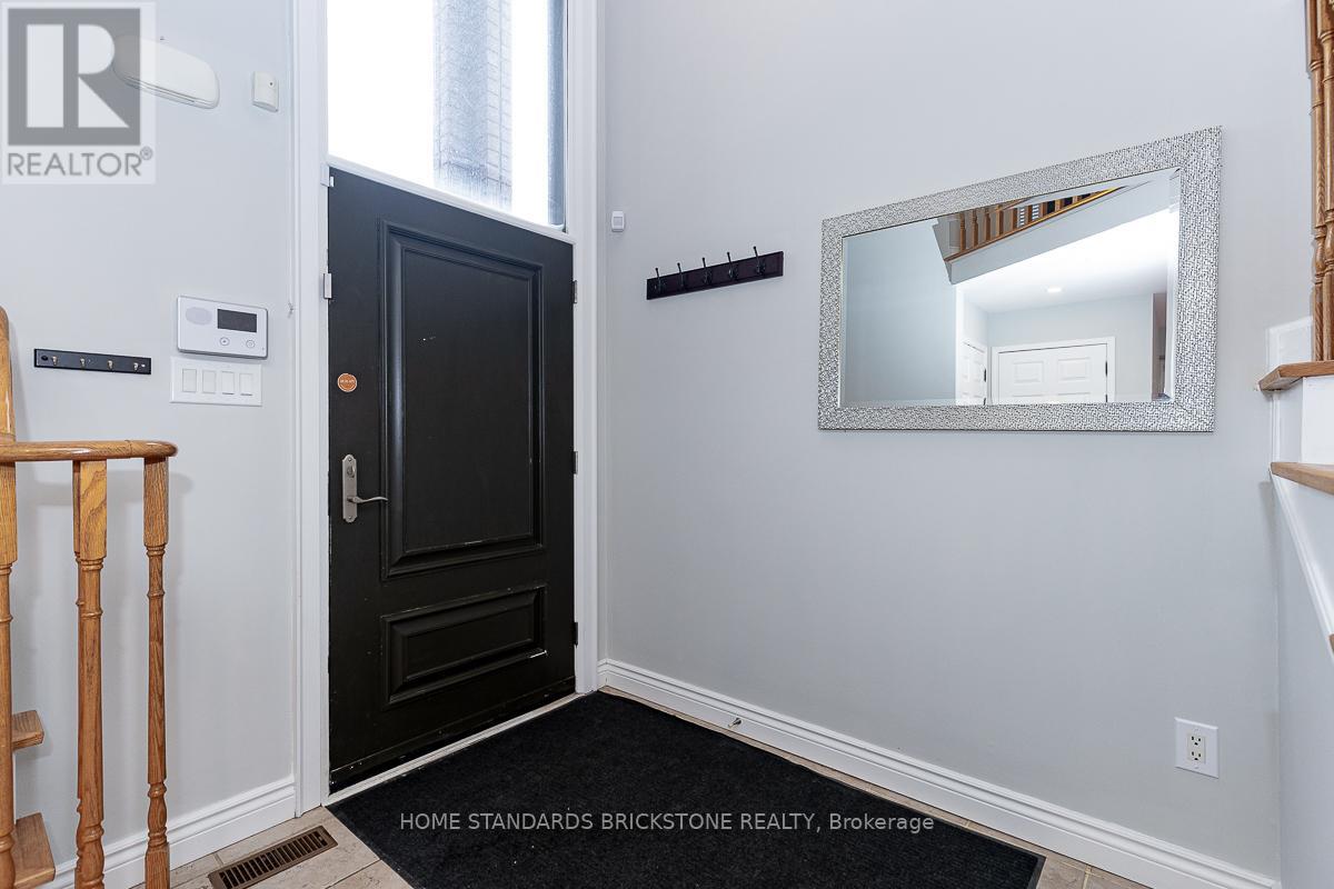 72 Sylwood Crescent, Vaughan, Ontario  L6A 2P7 - Photo 3 - N12514772