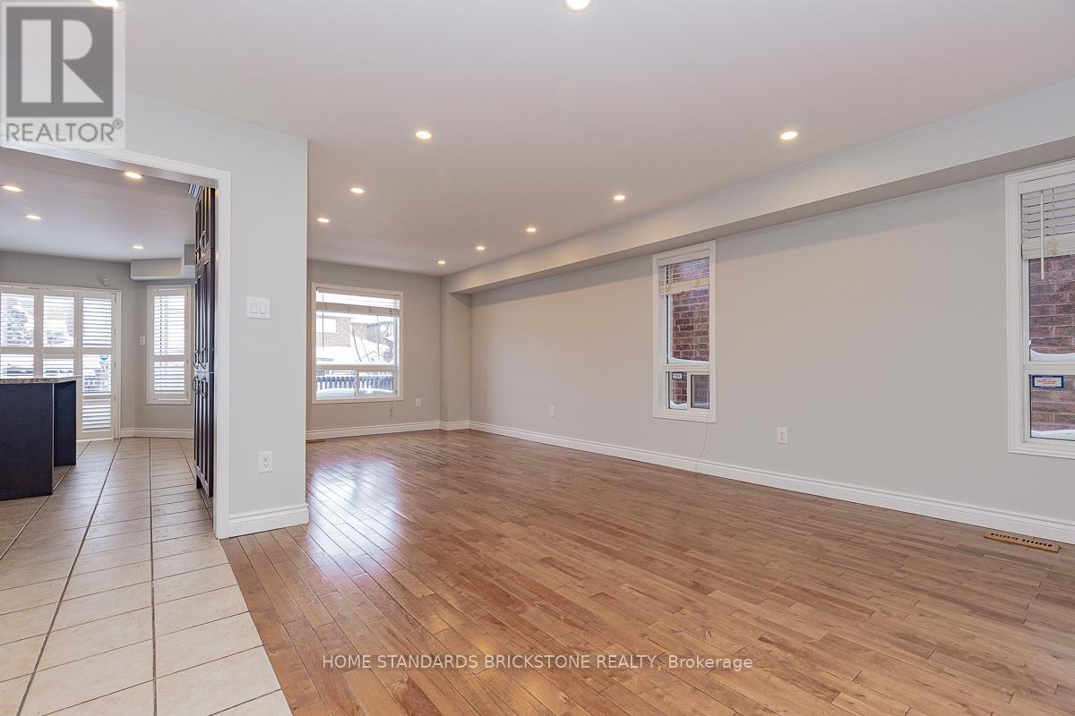 72 Sylwood Crescent, Vaughan, Ontario  L6A 2P7 - Photo 5 - N12514772