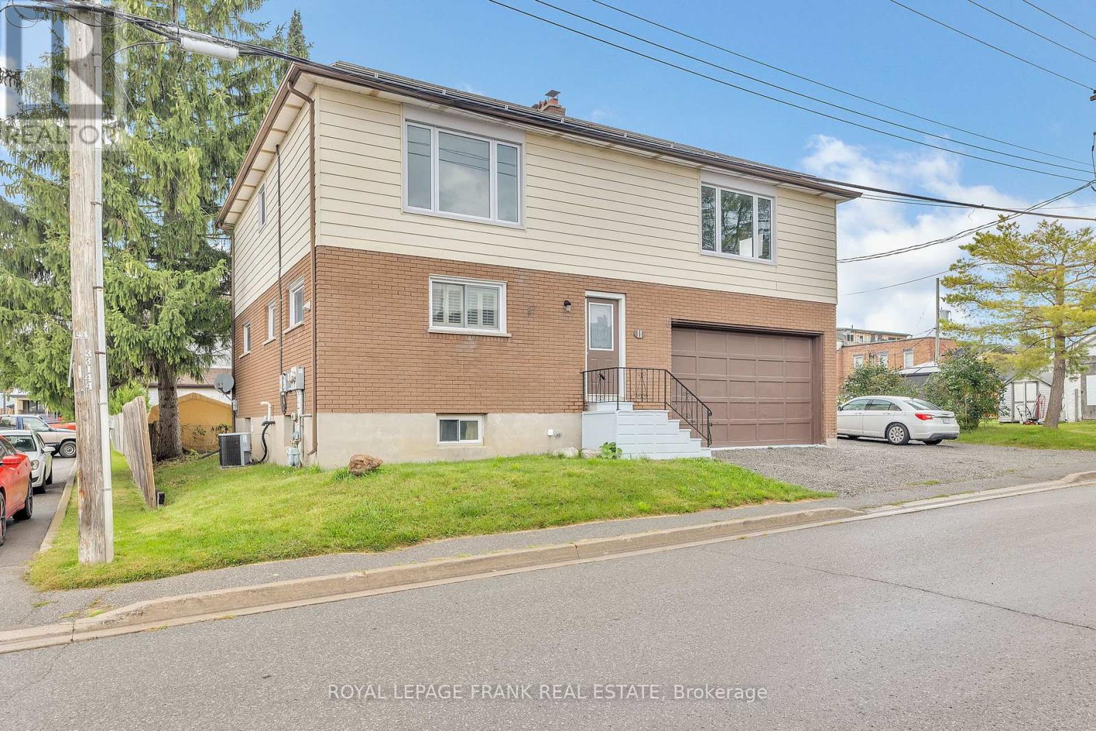 11 Mary Street E, Kawartha Lakes, Ontario  K0L 2W0 - Photo 1 - X12514812