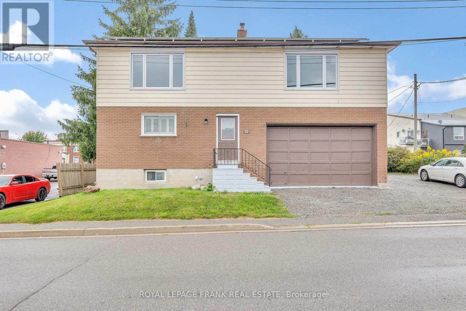 11 Mary Street E, Kawartha Lakes, Ontario  K0L 2W0 - Photo 2 - X12514812