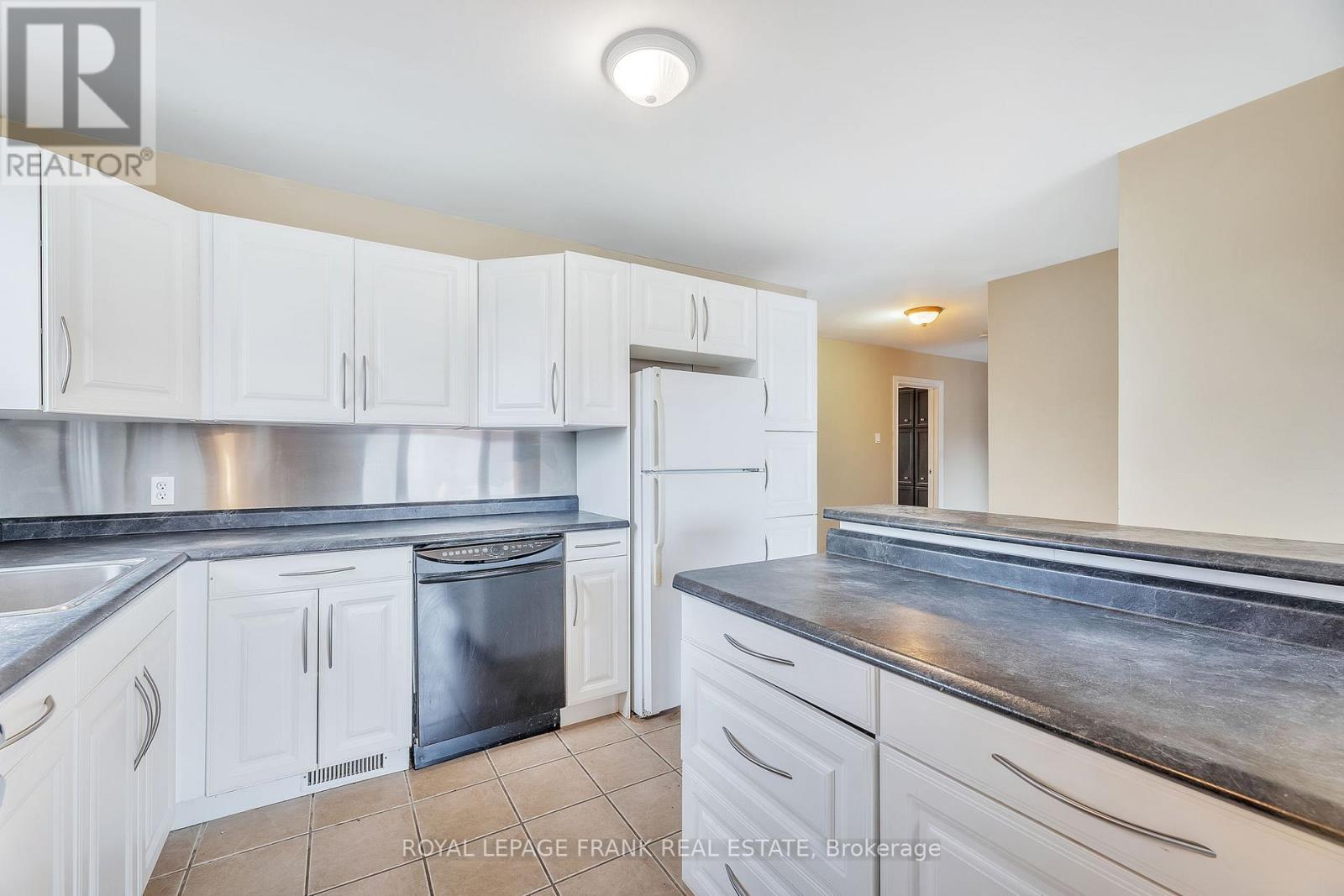 11 Mary Street E, Kawartha Lakes, Ontario  K0L 2W0 - Photo 31 - X12514812