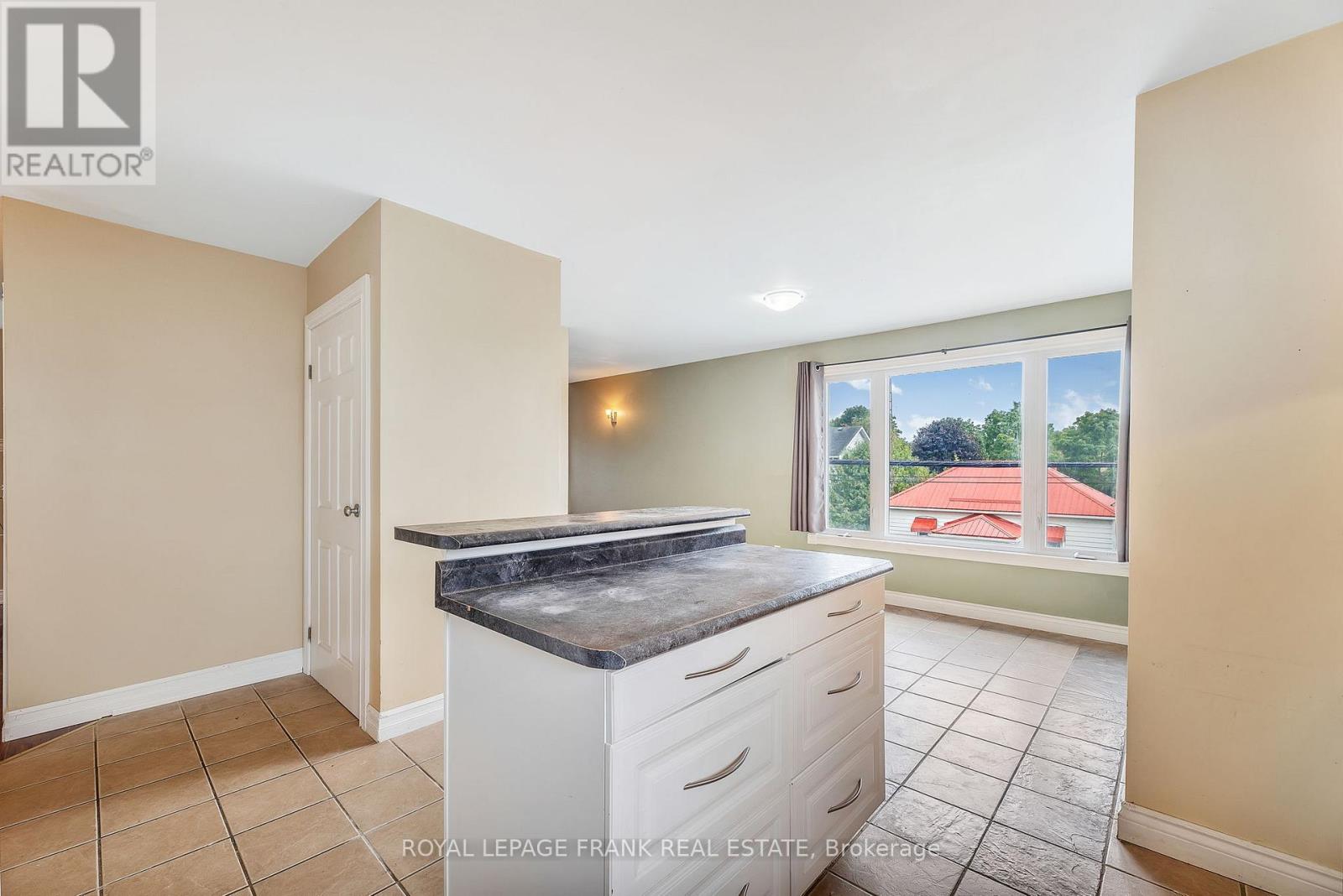 11 Mary Street E, Kawartha Lakes, Ontario  K0L 2W0 - Photo 32 - X12514812