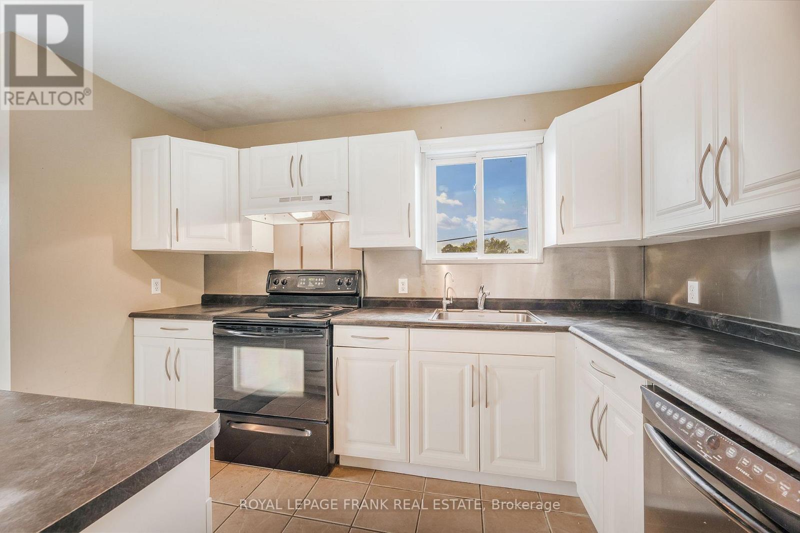 11 Mary Street E, Kawartha Lakes, Ontario  K0L 2W0 - Photo 33 - X12514812