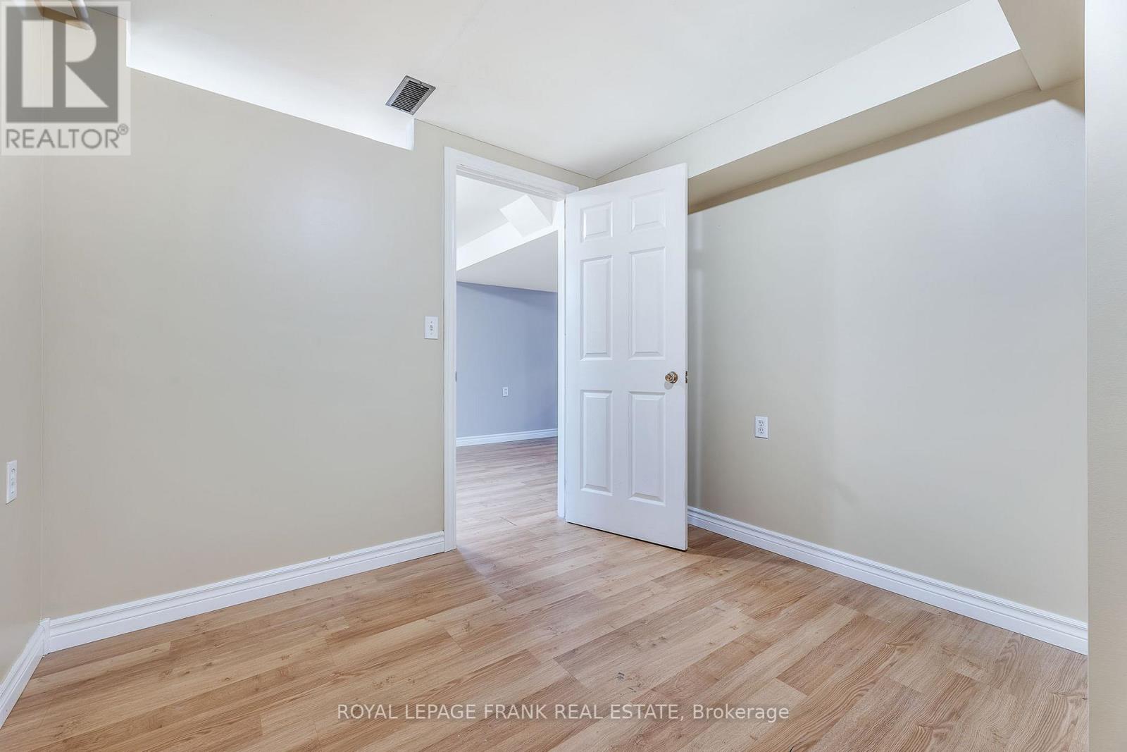 11 Mary Street E, Kawartha Lakes, Ontario  K0L 2W0 - Photo 6 - X12514812