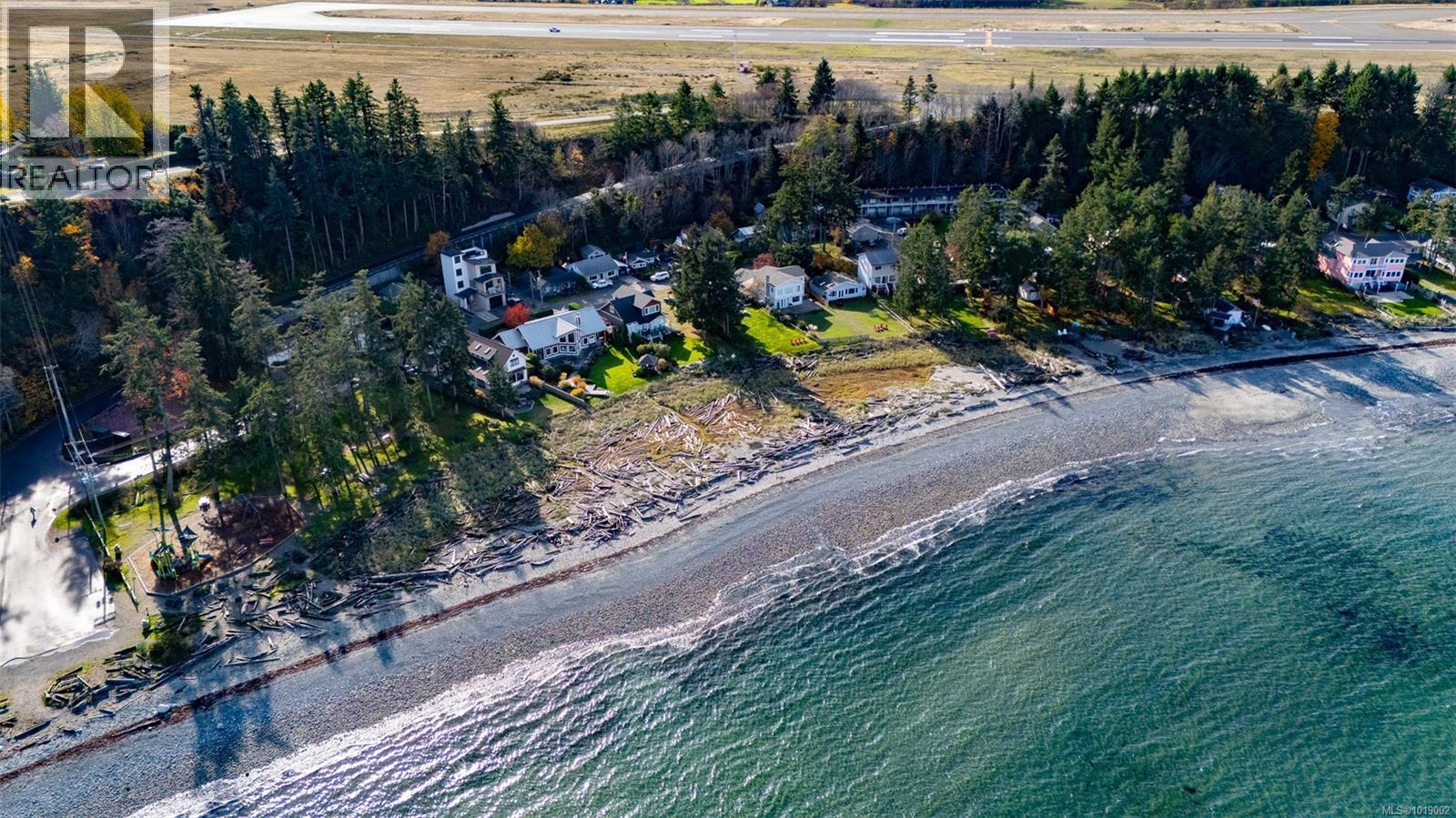 521 Windslow Rd, Comox, British Columbia  V9M 3T8 - Photo 3 - 1019002