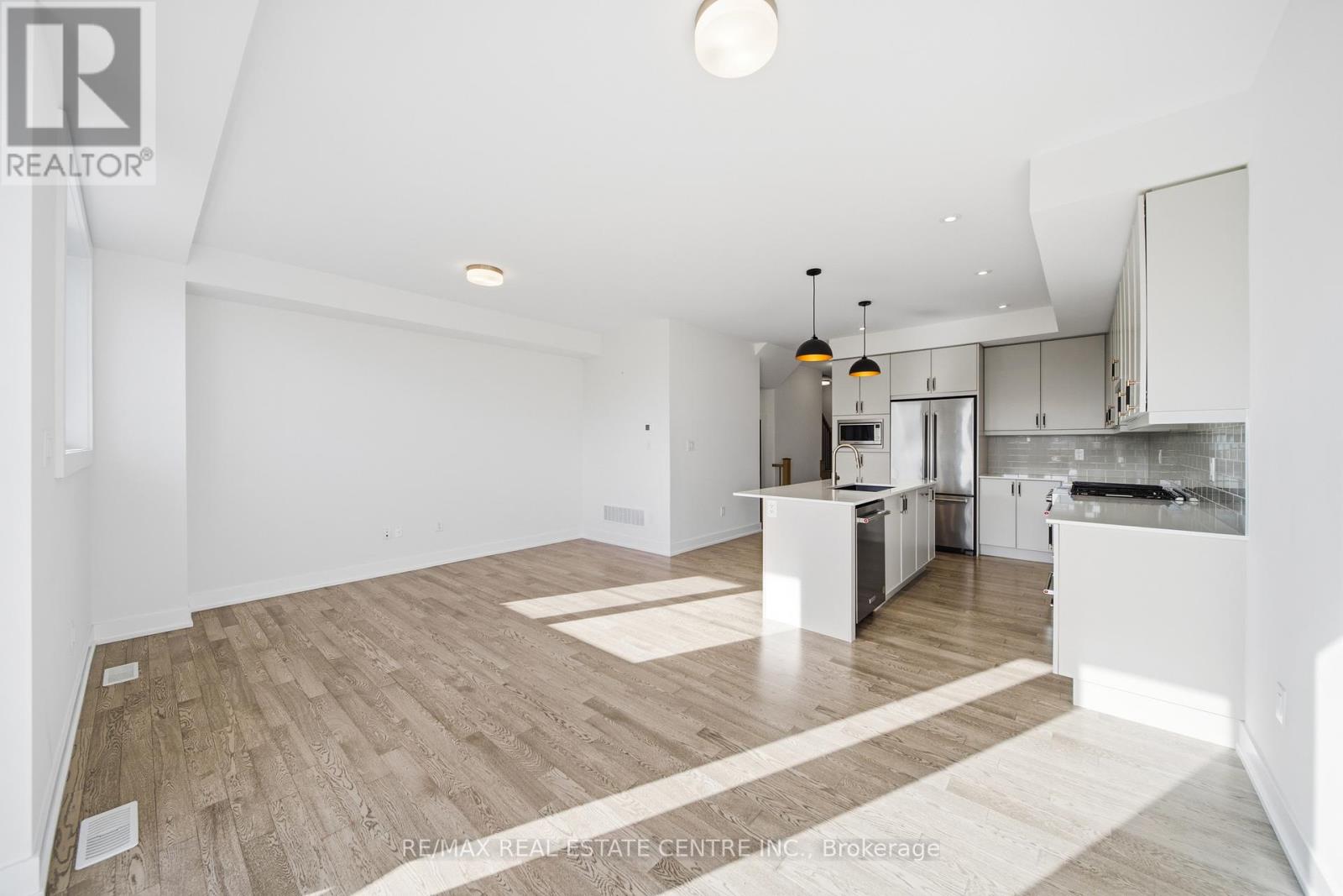 20 - 2273 Turnberry Road, Burlington, Ontario  L7M 2B2 - Photo 17 - W12435695