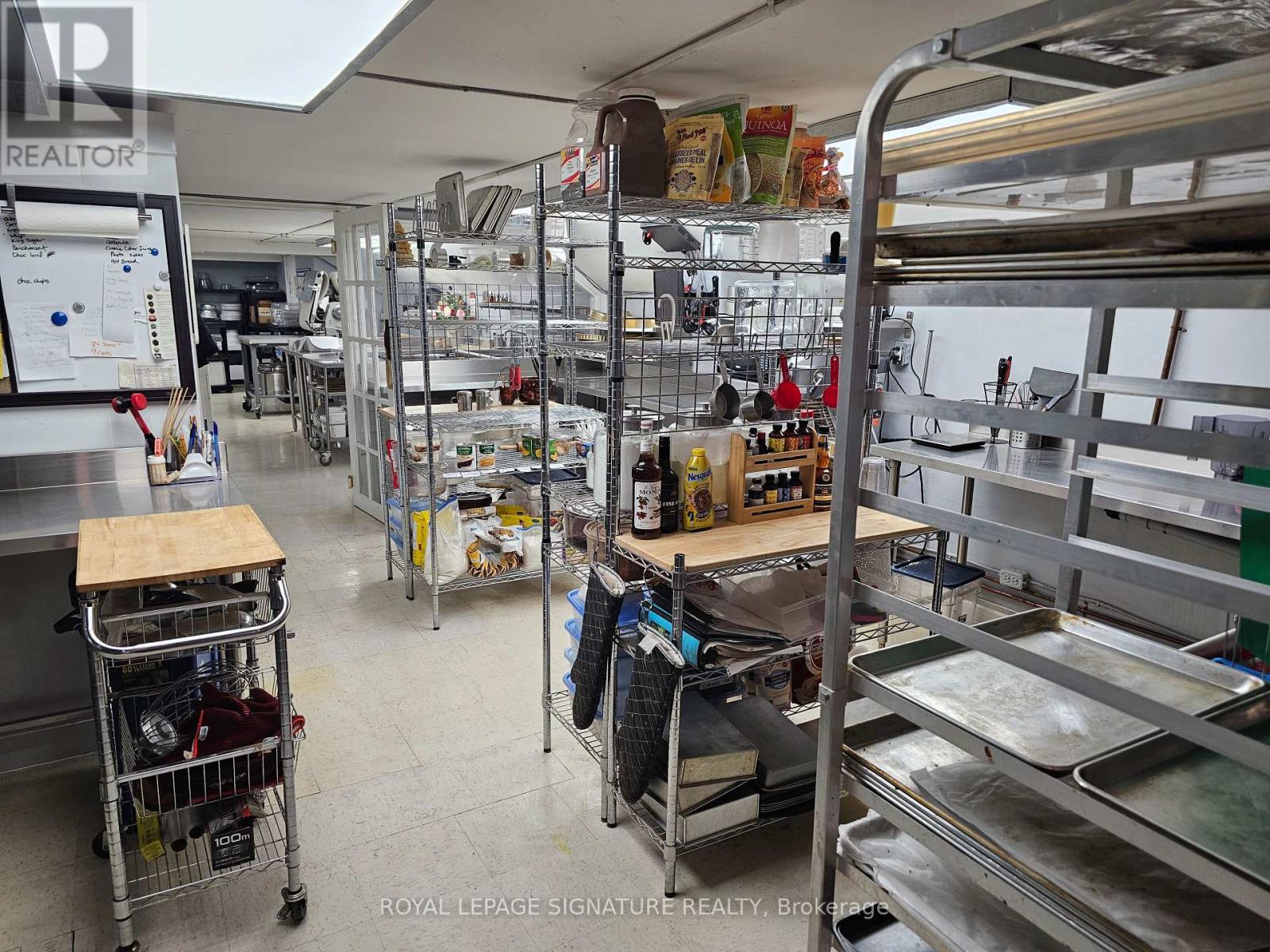 1312 Queen Street W, Toronto, Ontario M6K 1L4 - Photo 15 - W12514726