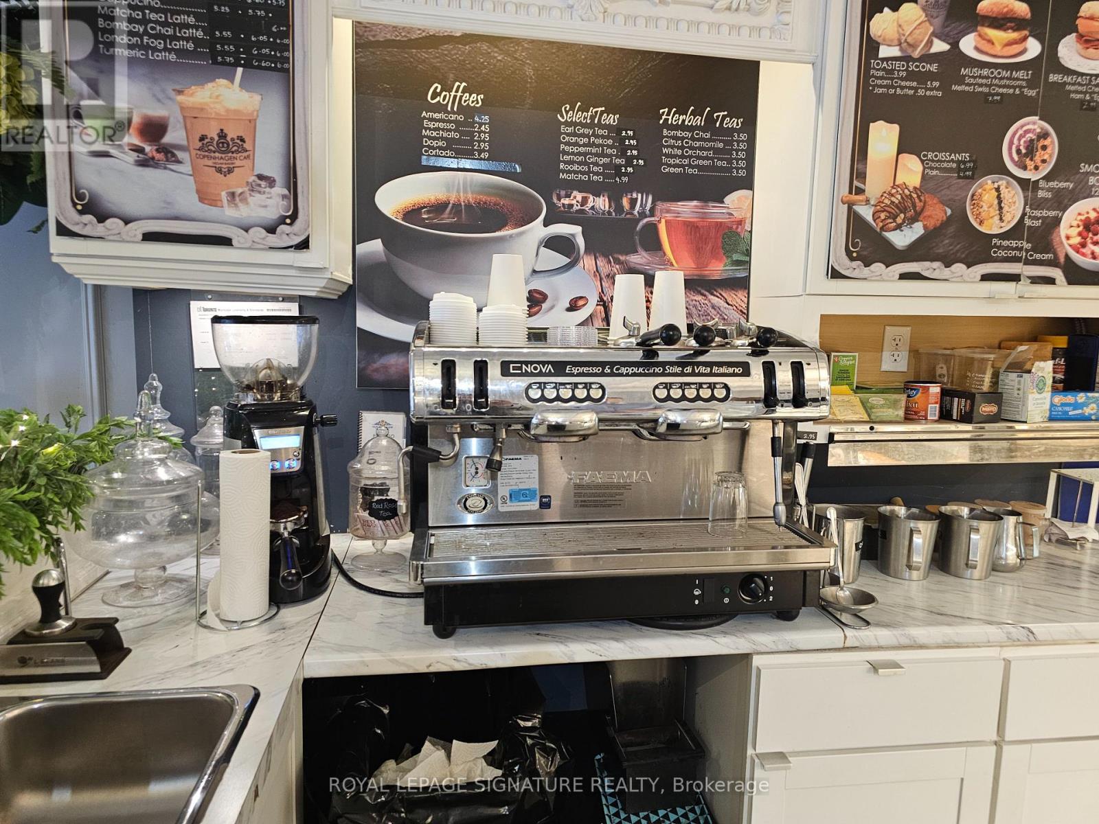 1312 Queen Street W, Toronto, Ontario M6K 1L4 - Photo 7 - W12514726