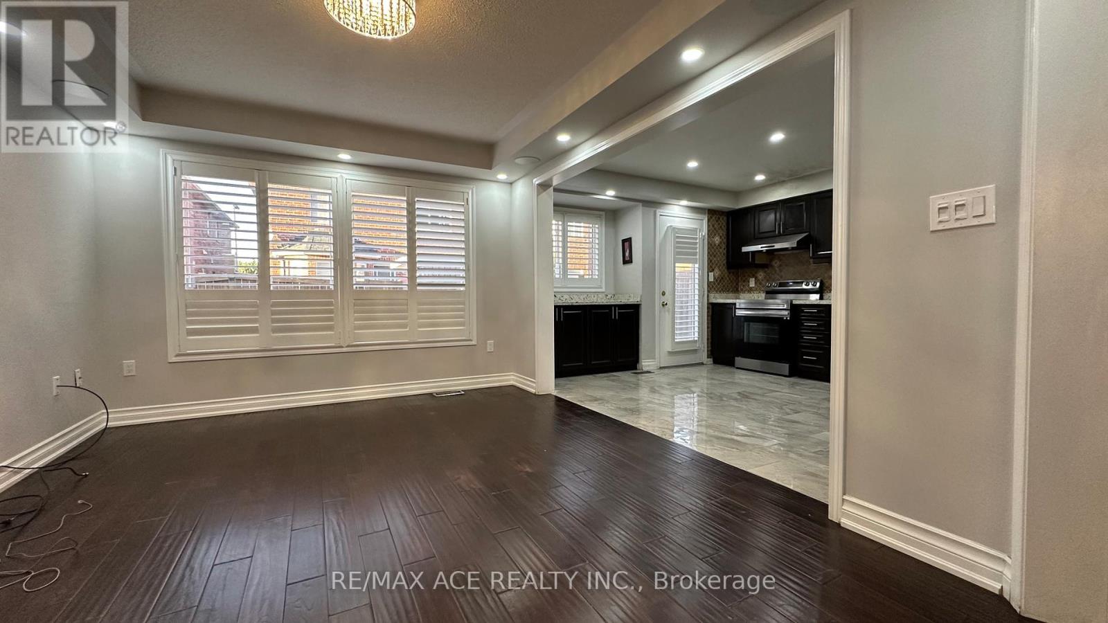 20 Ponymeadow Way, Brampton, Ontario  L6X 0M3 - Photo 10 - W12514750