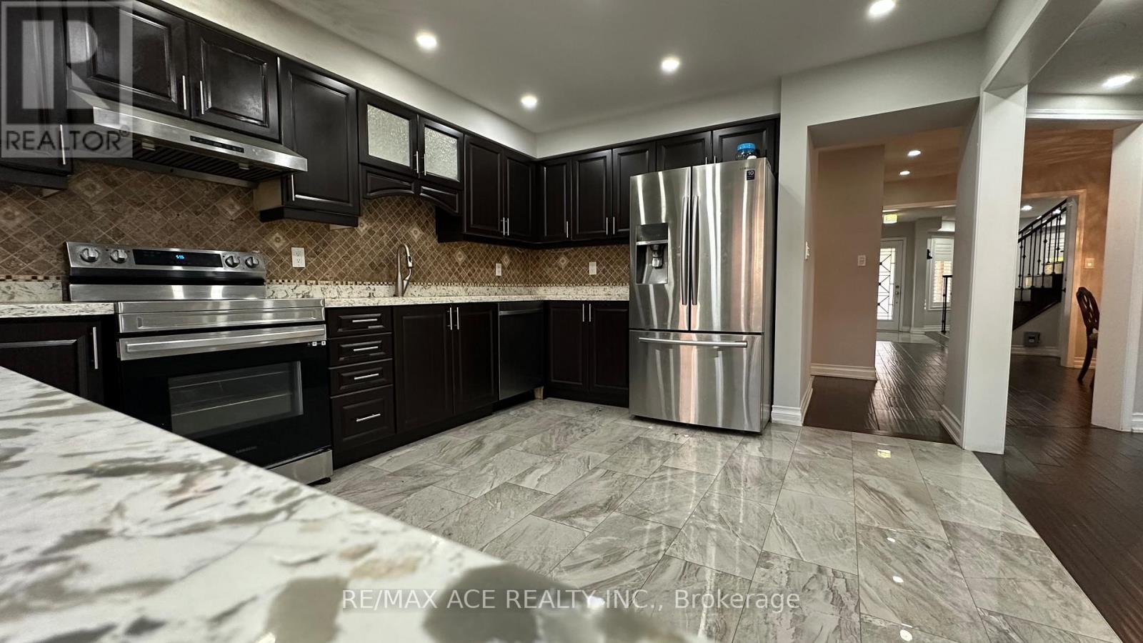 20 Ponymeadow Way, Brampton, Ontario  L6X 0M3 - Photo 11 - W12514750