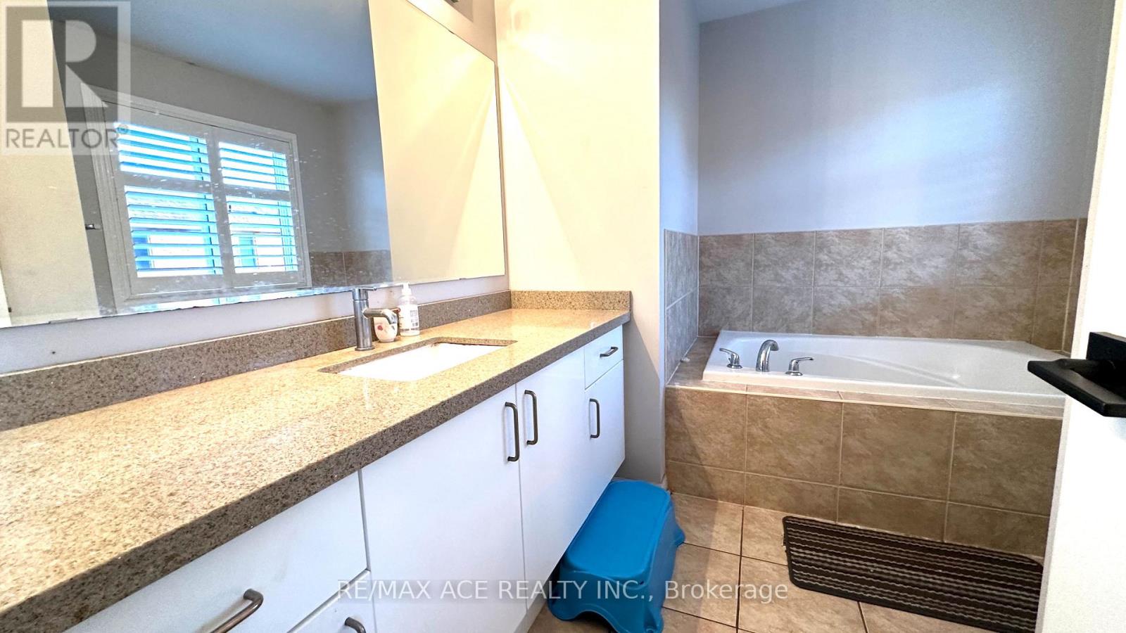 20 Ponymeadow Way, Brampton, Ontario  L6X 0M3 - Photo 22 - W12514750