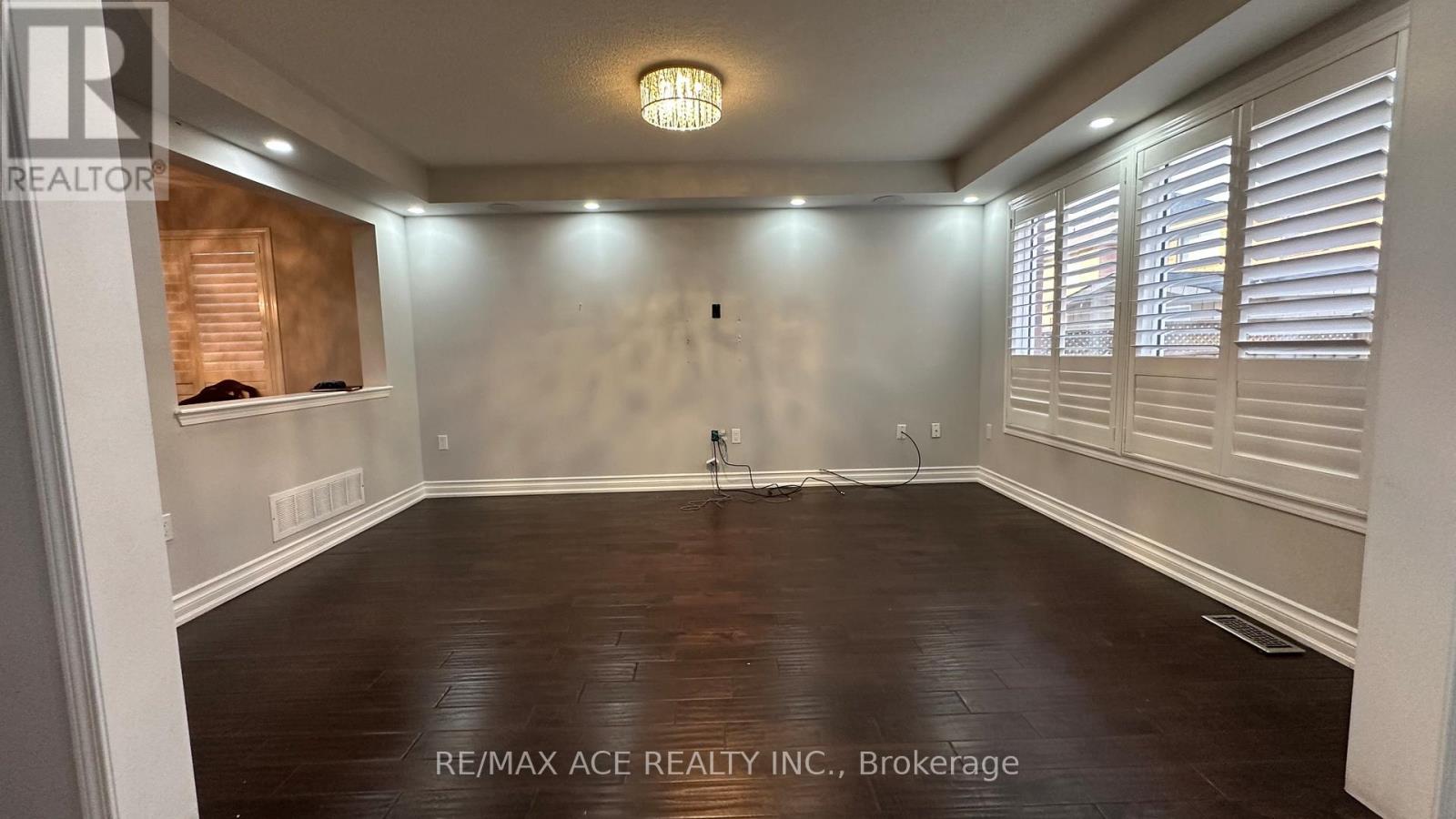 20 Ponymeadow Way, Brampton, Ontario  L6X 0M3 - Photo 8 - W12514750