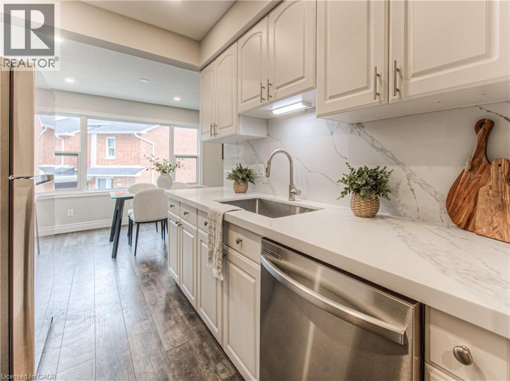 425 Keats Way Unit# 4, Waterloo, Ontario  N2L 5S7 - Photo 16 - 40785770