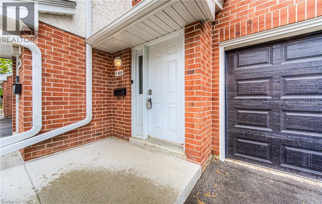 425 Keats Way Unit# 4, Waterloo, Ontario  N2L 5S7 - Photo 4 - 40785770