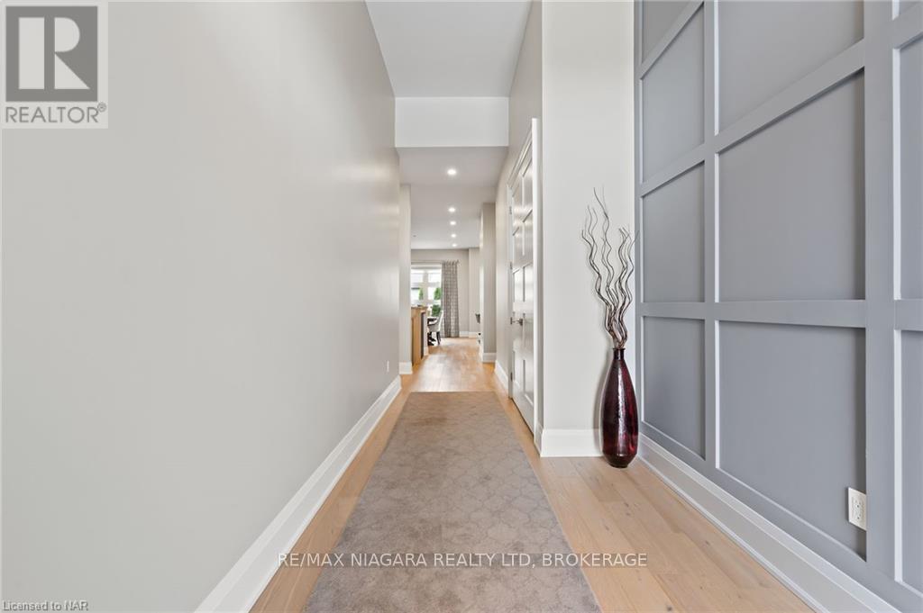 13 Francesco Crescent, St. Catharines, Ontario L2S 4C7 - Photo 2 - X12514824