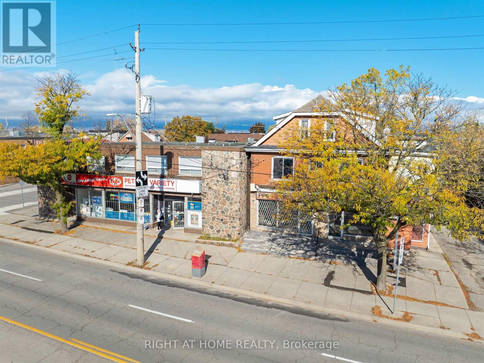 353 Queenston Road, Hamilton, Ontario  L8K 1H8 - Photo 4 - X12320536