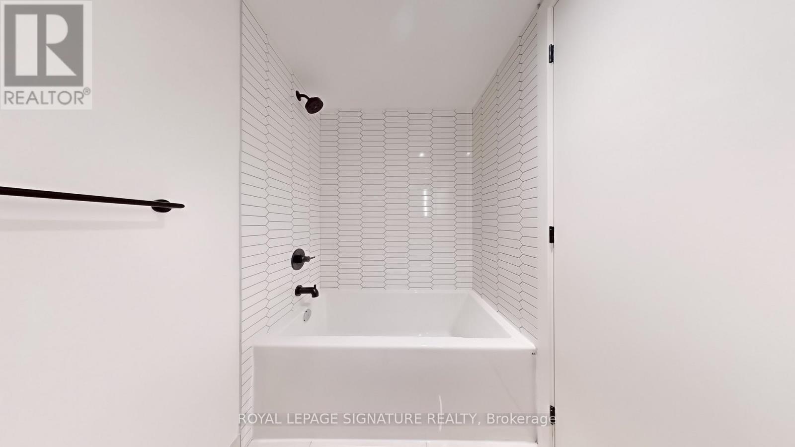 302 - 5 Lakeview Avenue, Toronto, Ontario  M6J 0H3 - Photo 14 - C12514874