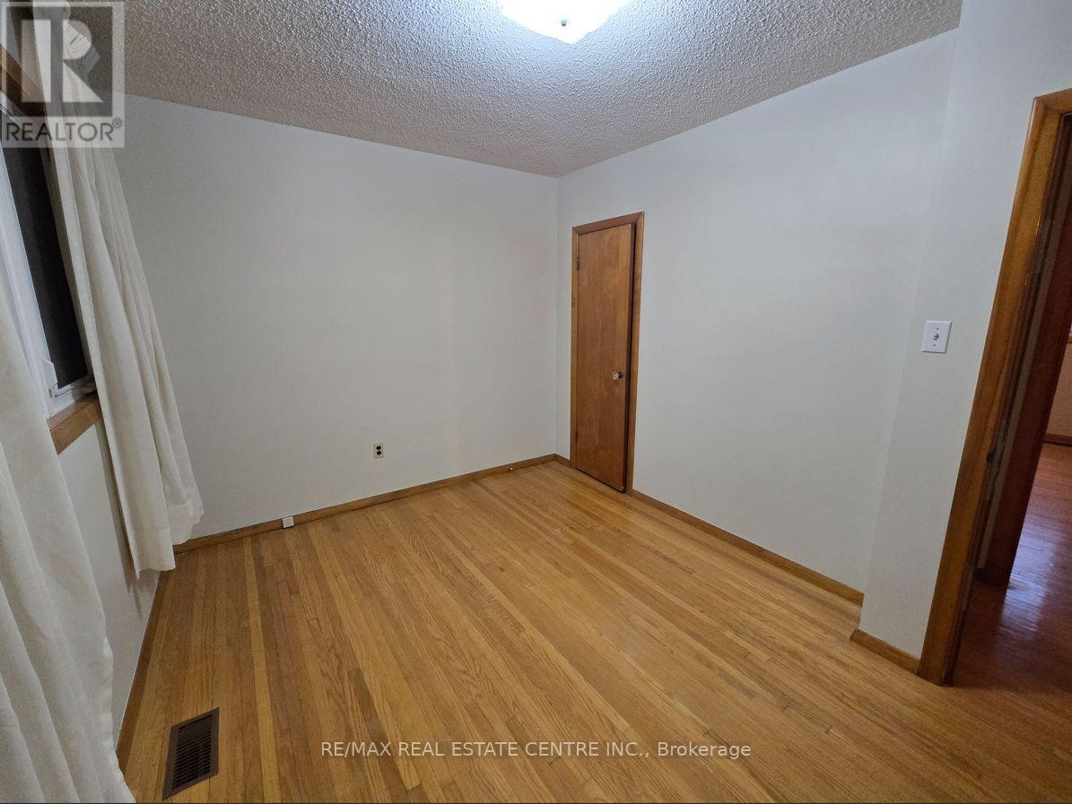 392 Upper Horning Road, Hamilton (Fessenden), Ontario  L9G 3K9 - Photo 11 - X12480609