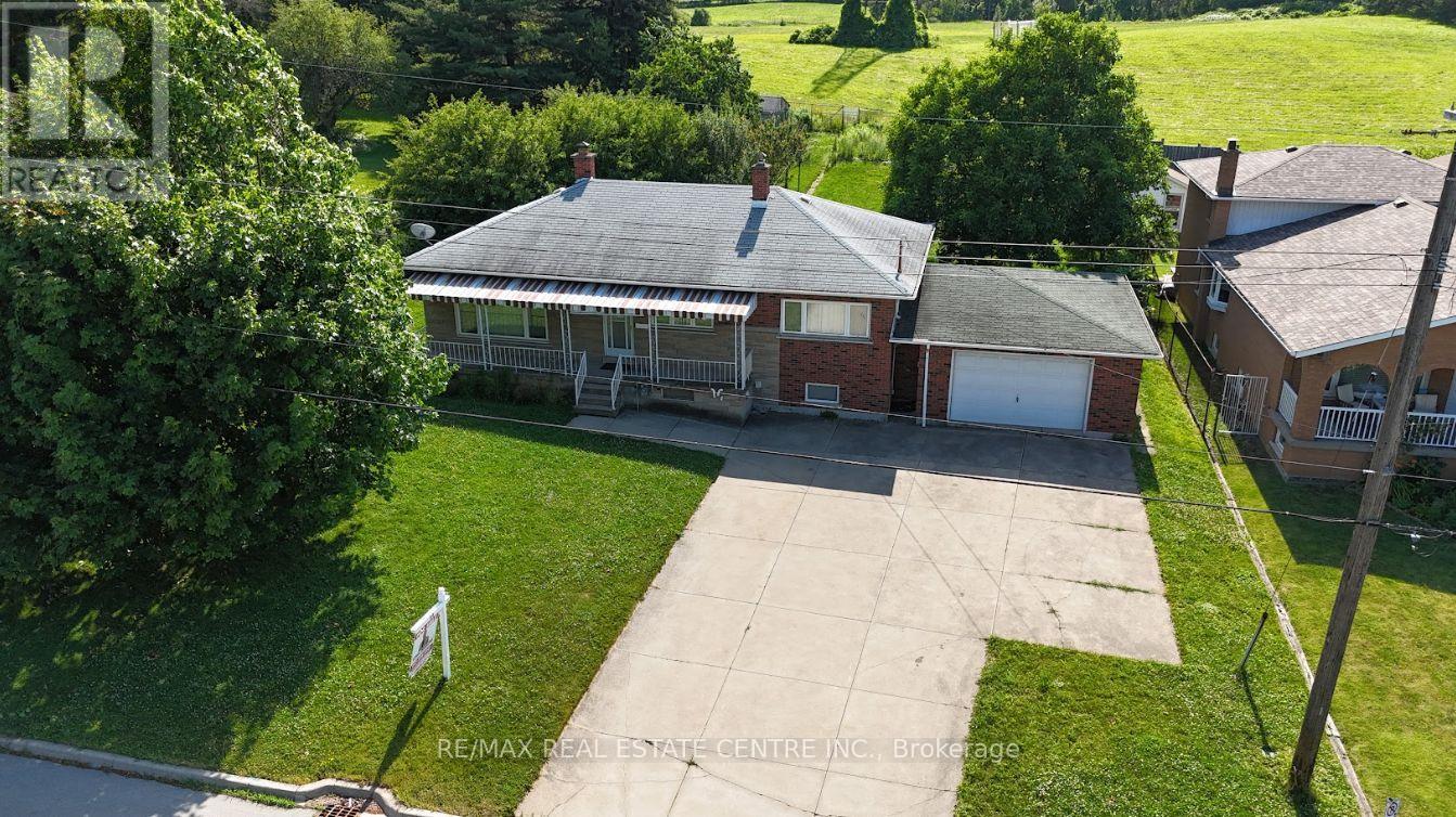 392 Upper Horning Road, Hamilton (Fessenden), Ontario  L9G 3K9 - Photo 3 - X12480609