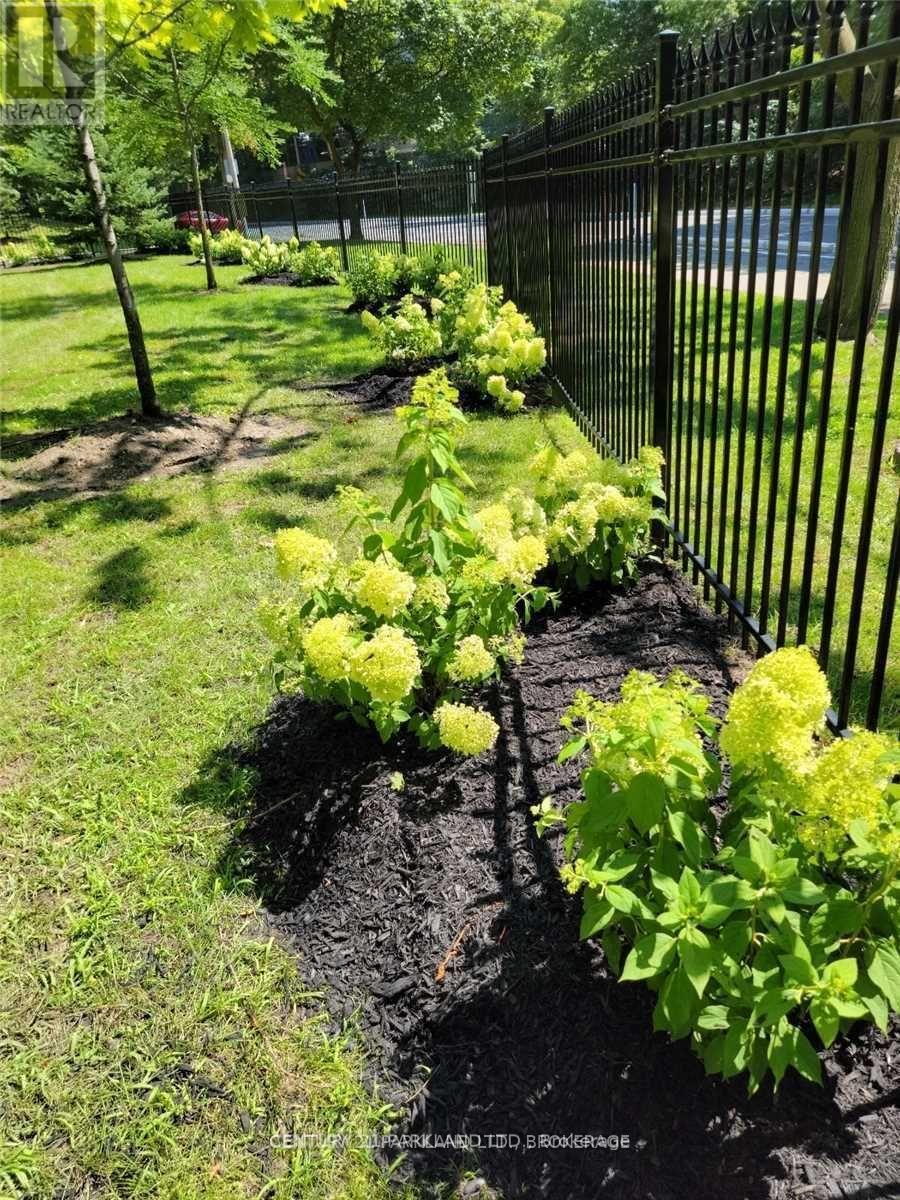 1102 - 3 Massey Square, Toronto, Ontario  M4C 5L5 - Photo 8 - E12514840