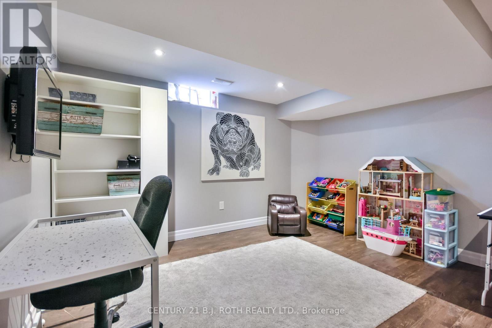 212 Maplewood Drive, Essa (Angus), Ontario  L0L 1B4 - Photo 22 - N12514836