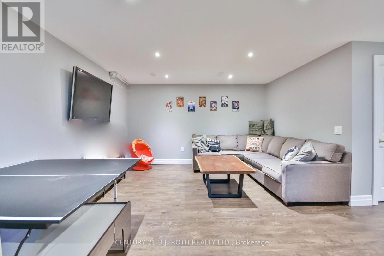 212 Maplewood Drive, Essa (Angus), Ontario  L0L 1B4 - Photo 24 - N12514836