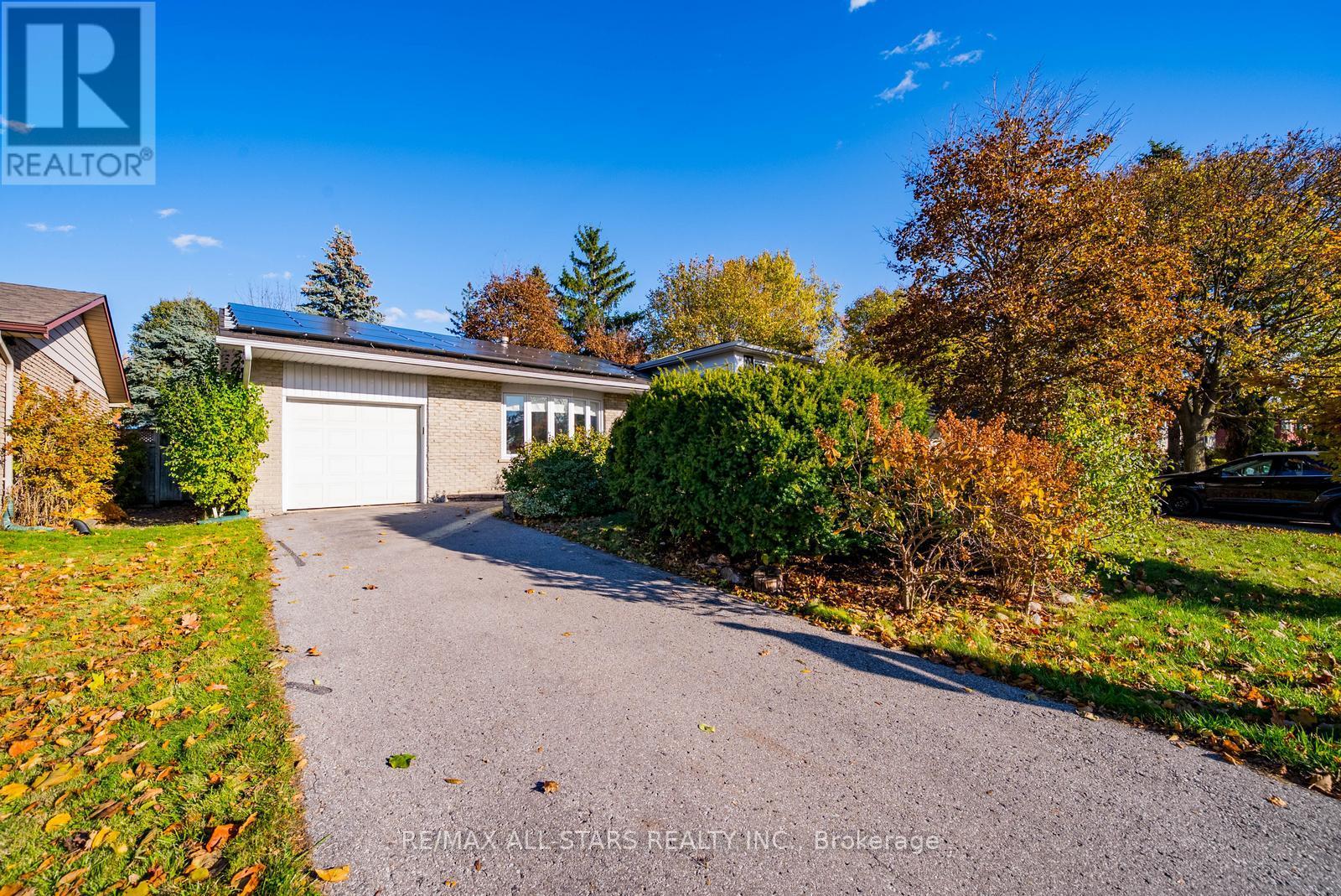 115 Stouffer Street, Whitchurch-Stouffville, Ontario L4A 6A3 - Photo 3 - N12514838