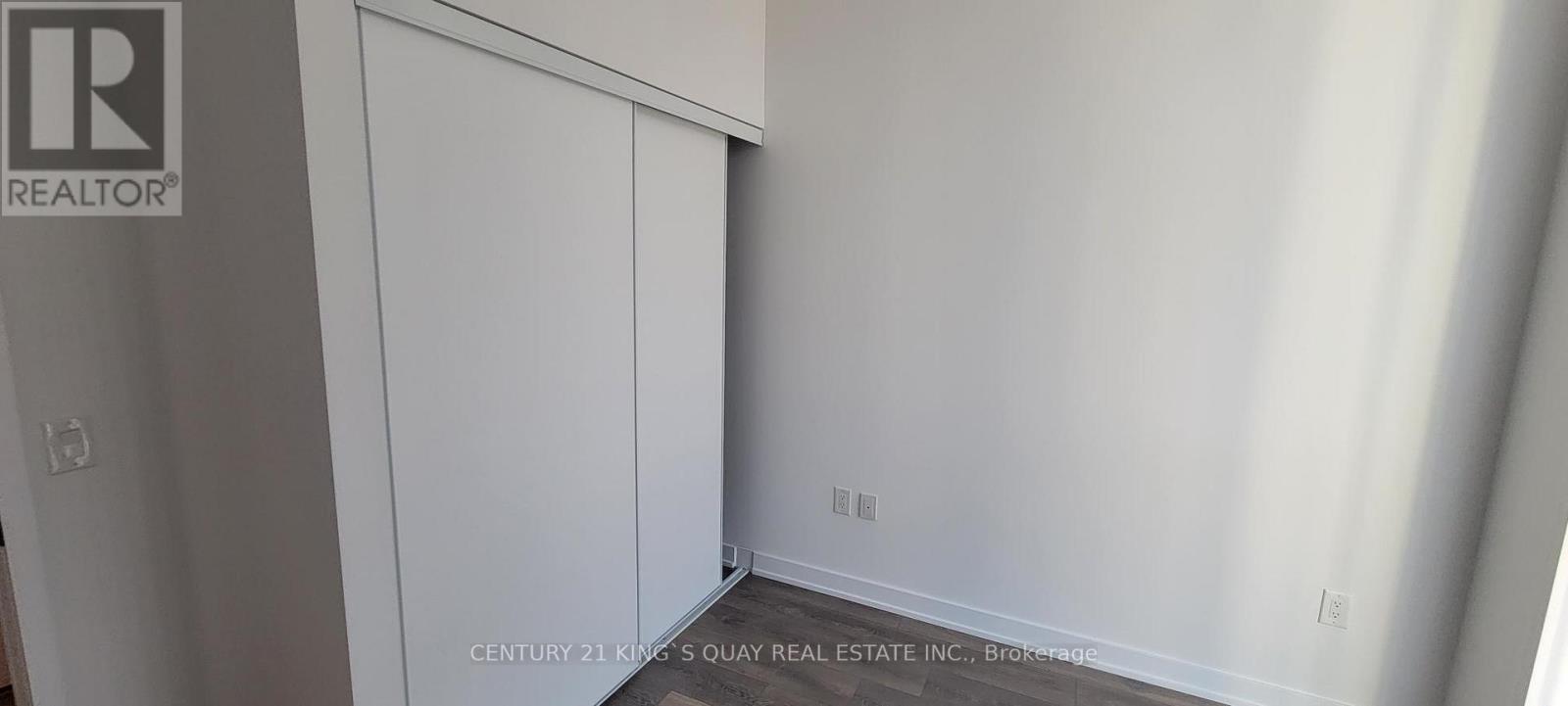 101 - 38 Honeycrisp Crescent, Vaughan, Ontario  L4K 0M7 - Photo 10 - N12514848