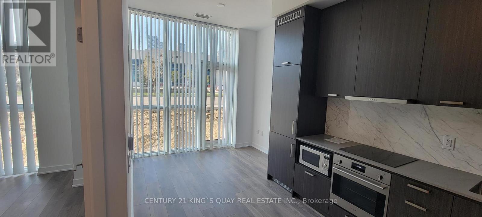 101 - 38 Honeycrisp Crescent, Vaughan, Ontario  L4K 0M7 - Photo 7 - N12514848