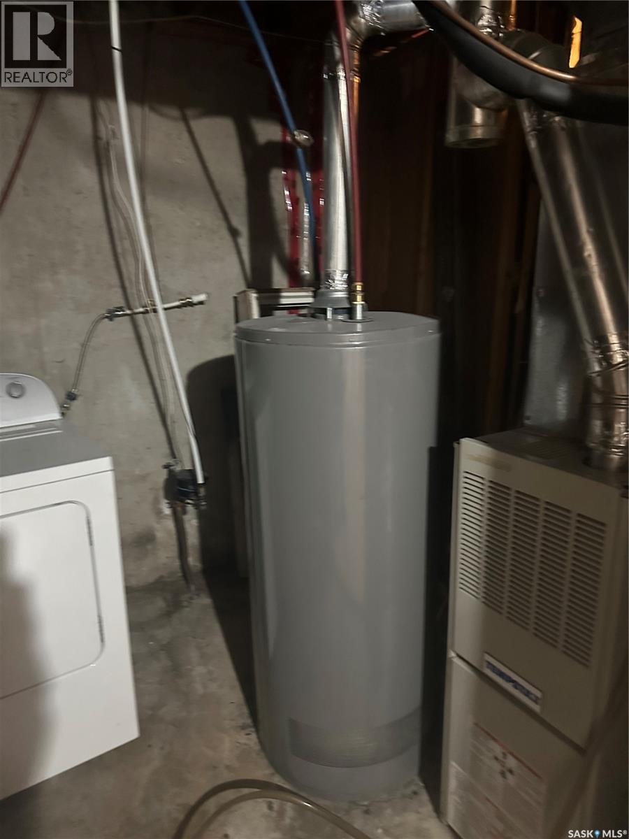 1118 Angus Street, Regina, Saskatchewan  S4T 1Y5 - Photo 11 - SK022275