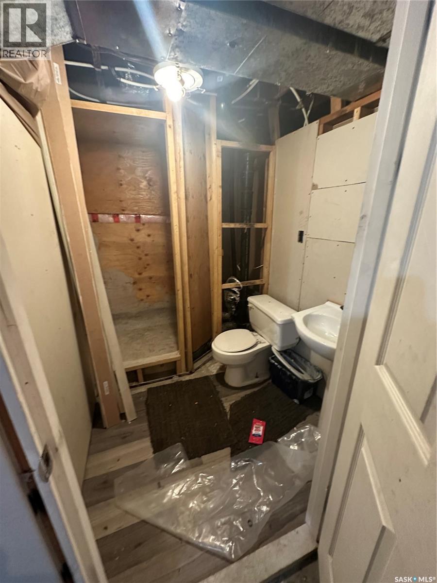 1118 Angus Street, Regina, Saskatchewan  S4T 1Y5 - Photo 8 - SK022275