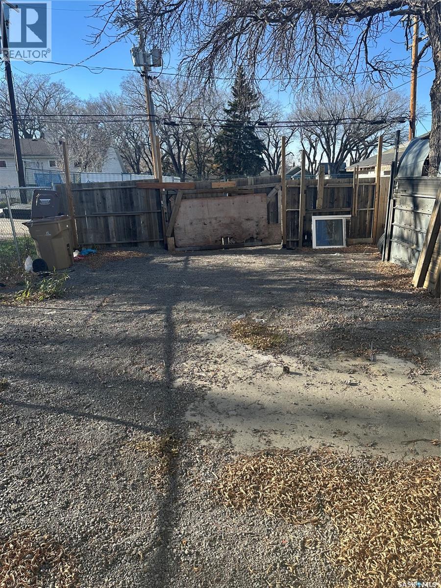 1118 Angus Street, Regina, Saskatchewan  S4T 1Y5 - Photo 13 - SK022275