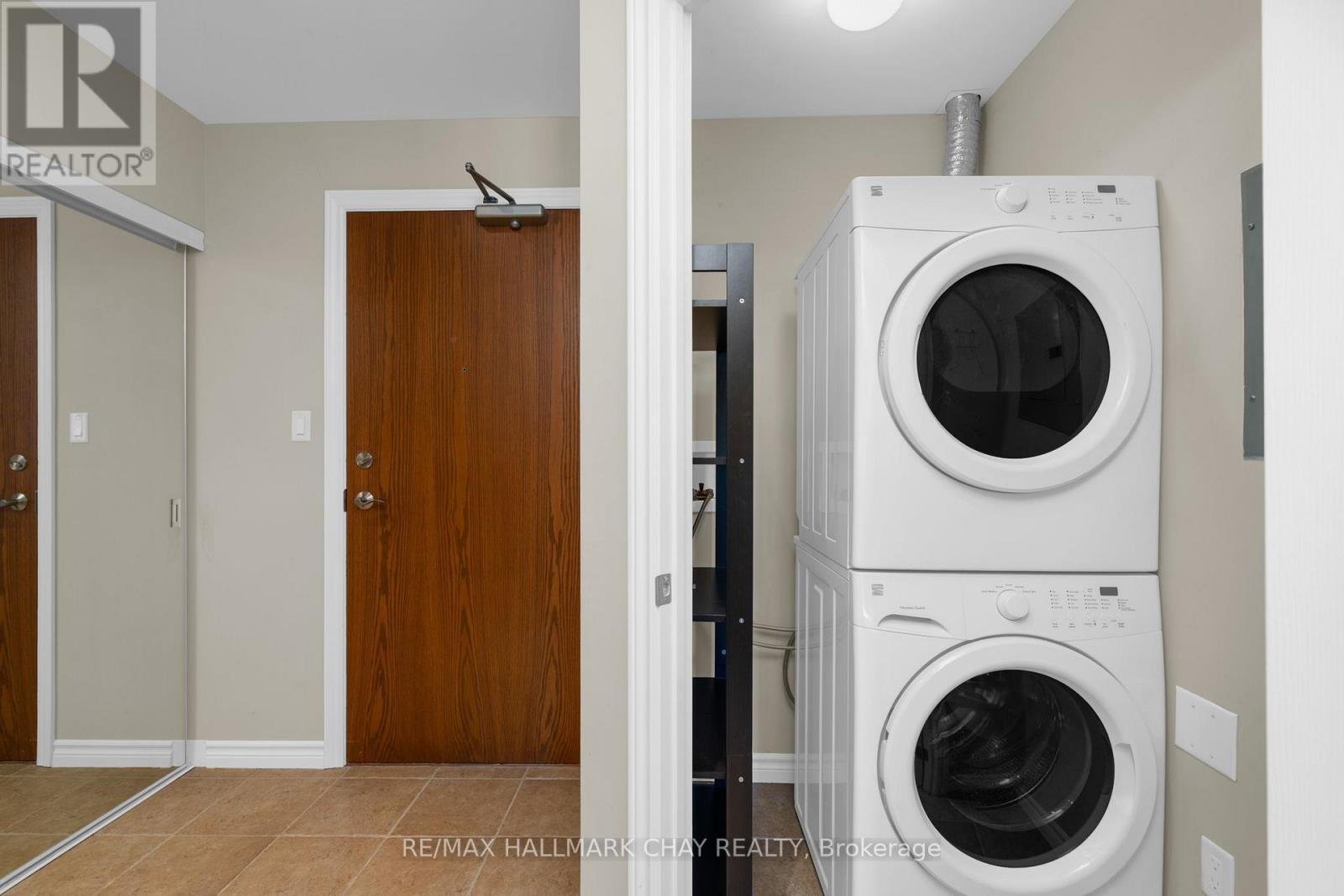 1401 - 33 Ellen Street, Barrie (City Centre), Ontario  L4N 6E9 - Photo 21 - S12514800