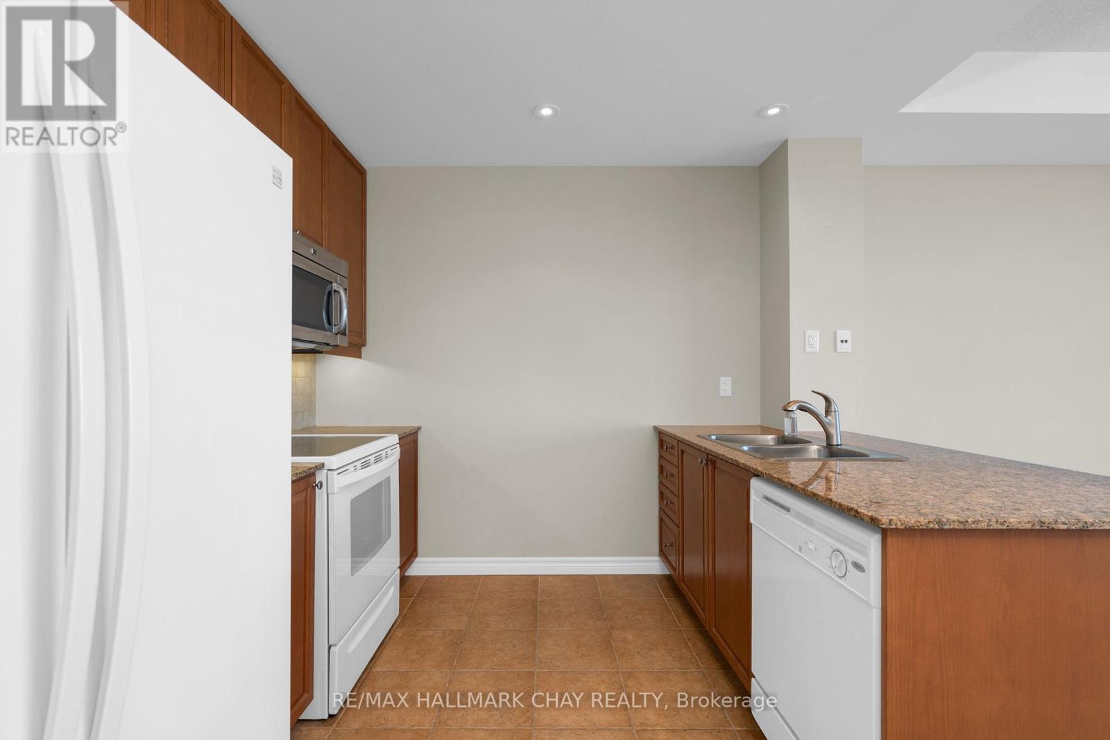 1401 - 33 Ellen Street, Barrie (City Centre), Ontario  L4N 6E9 - Photo 6 - S12514800