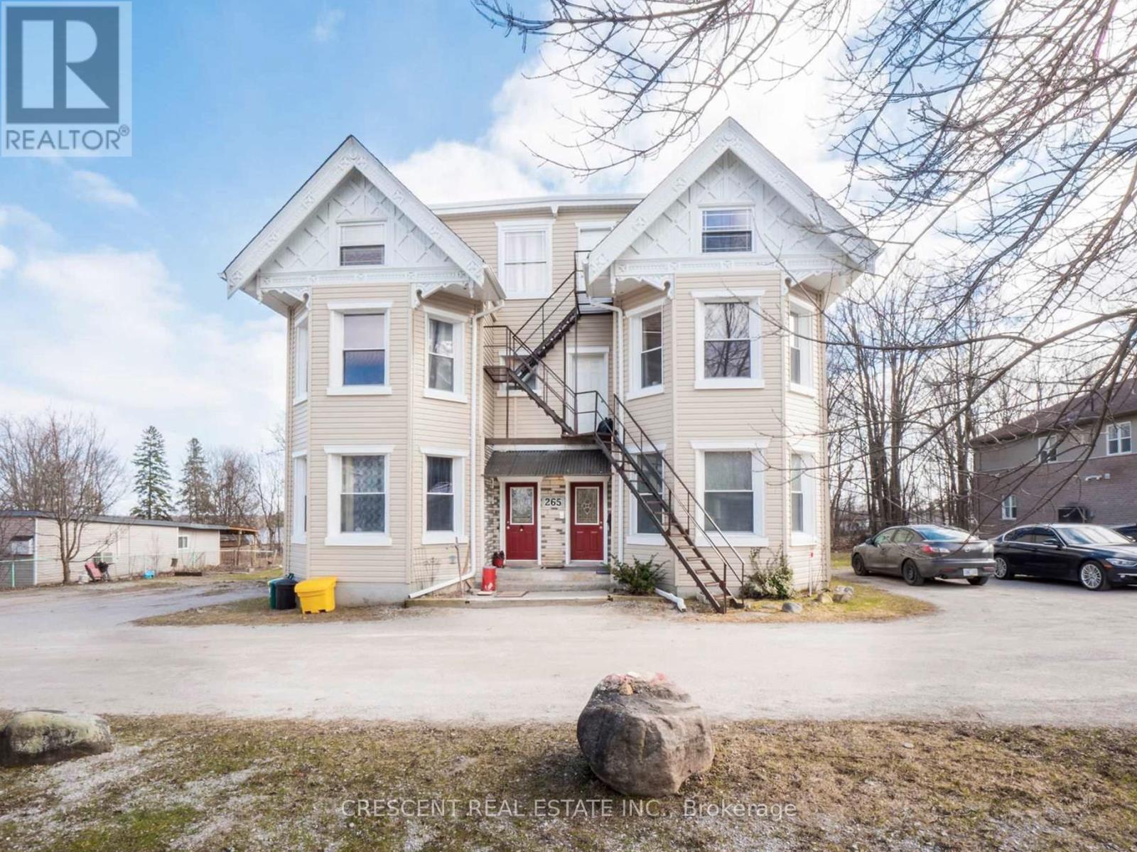 265 Barrie Road, Orillia, Ontario  L3V 2R4 - Photo 2 - S12514850