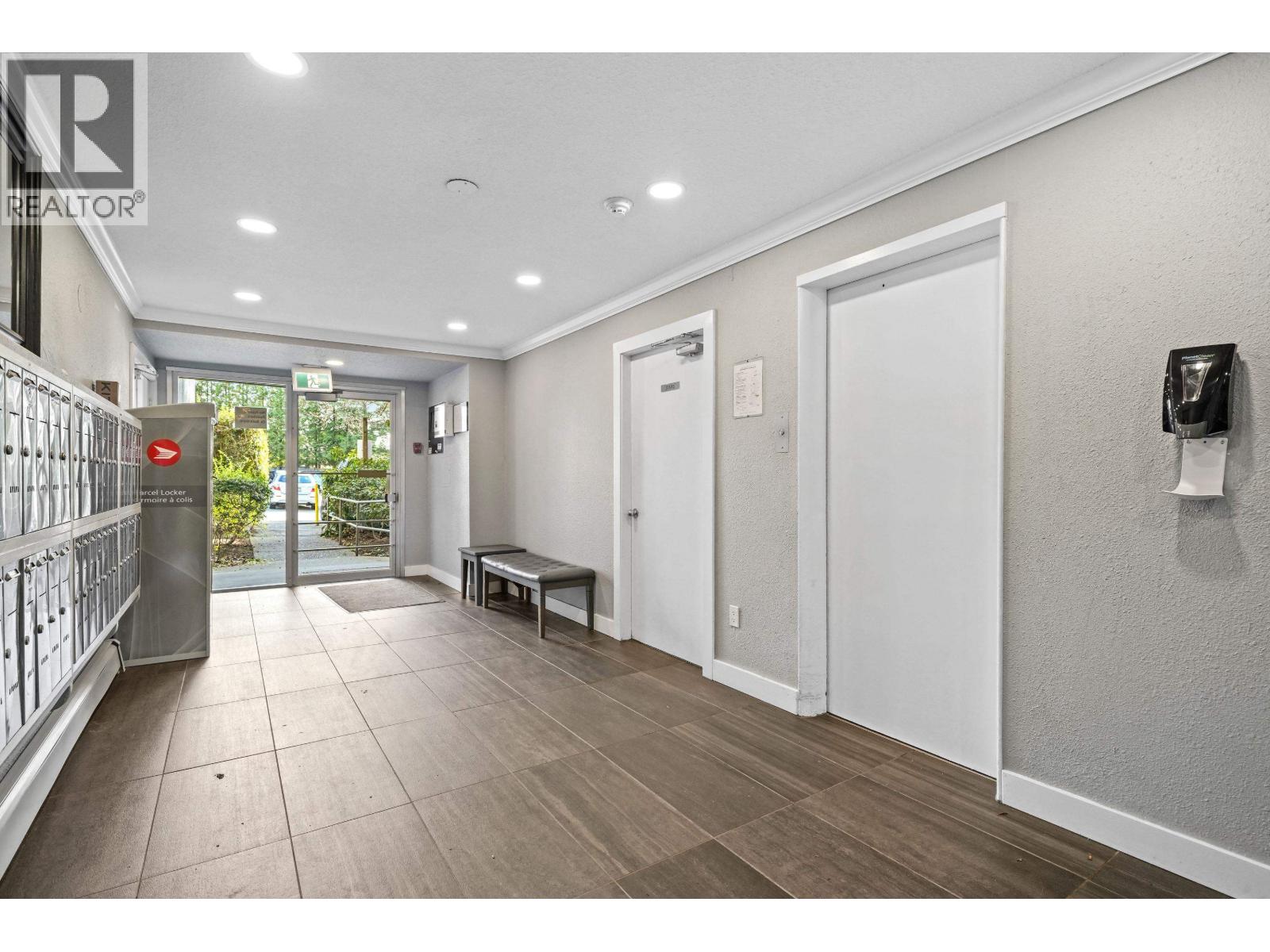 148 200 Westhill Place, Port Moody, British Columbia  V3H 1V2 - Photo 3 - R3065147