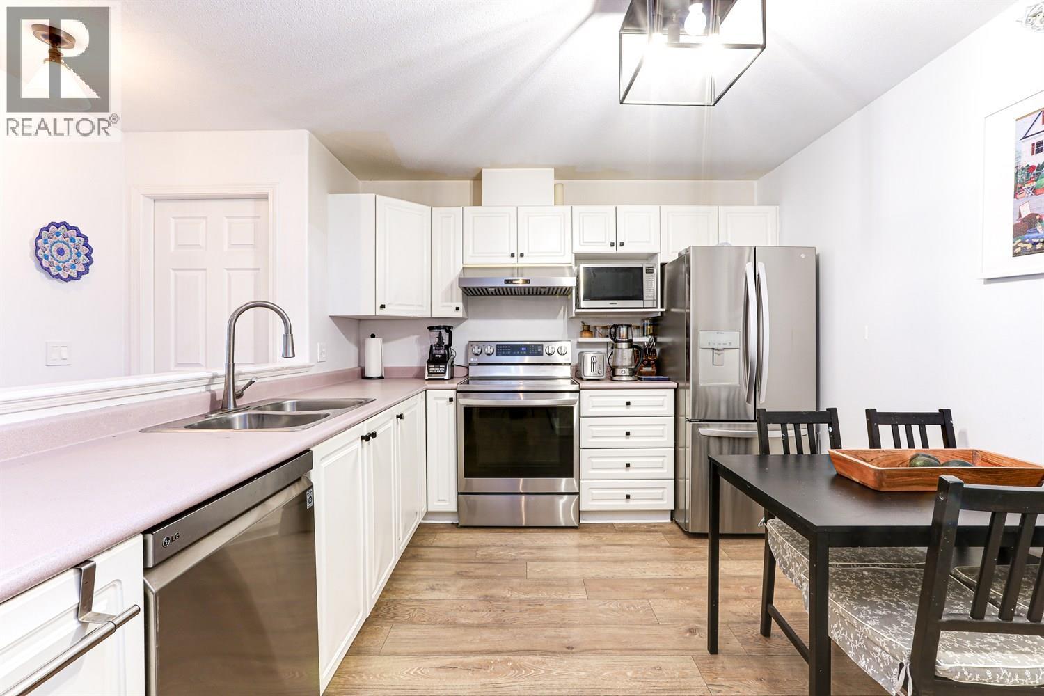 402 1558 Grant Avenue, Port Coquitlam, British Columbia  V3B 1P2 - Photo 10 - R3065221