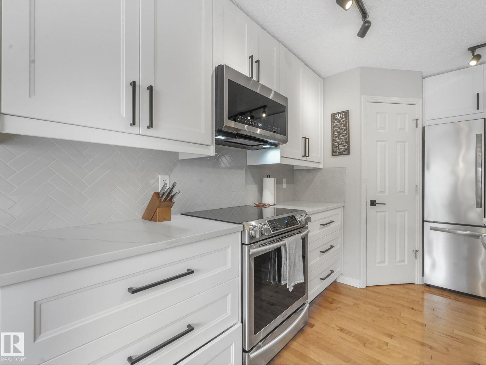 6913 Strom Ln Nw, Edmonton, Alberta  T6R 0G3 - Photo 33 - E4464841