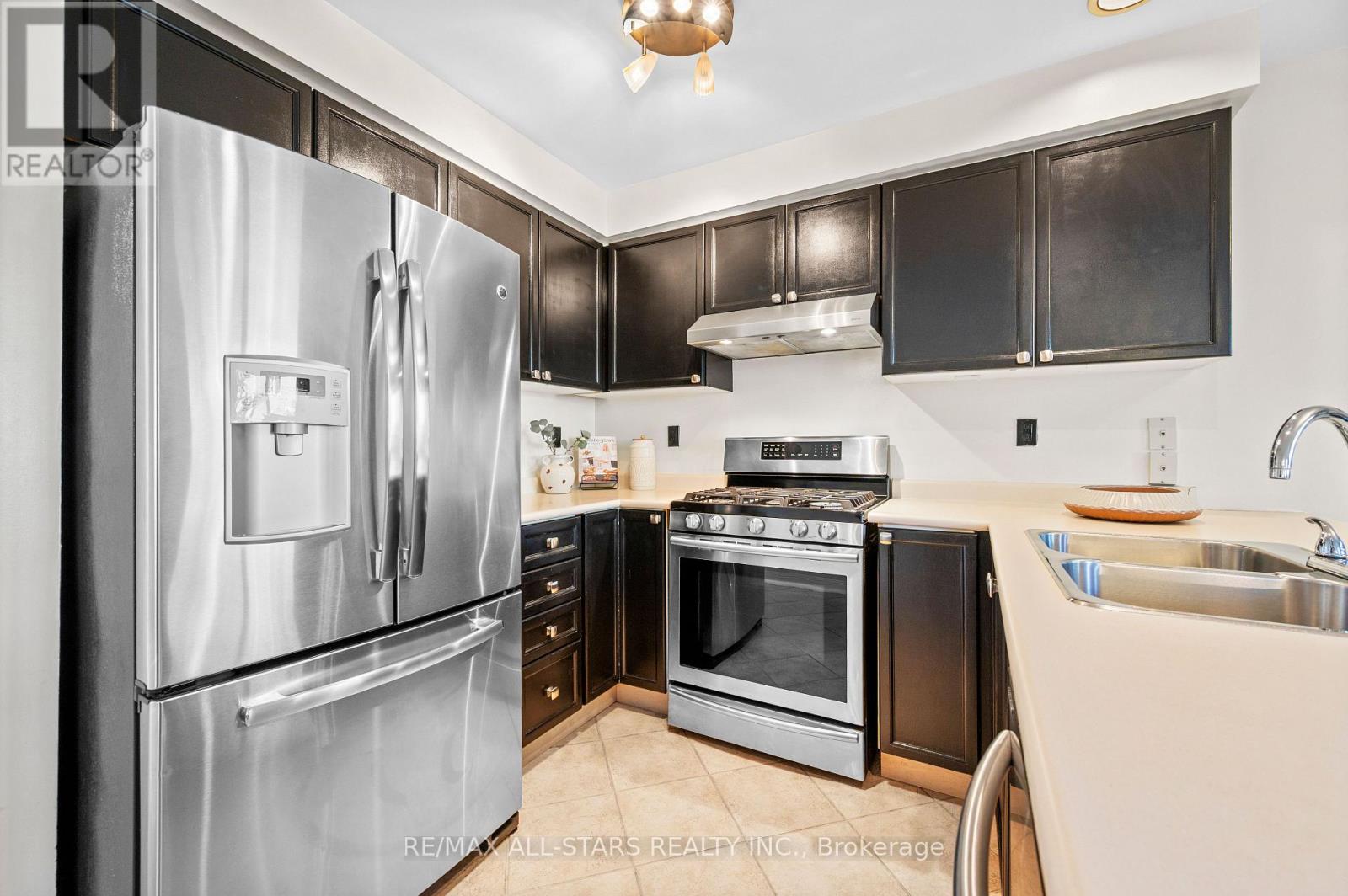 1549 Evans Terrace, Milton, Ontario  L9T 5J4 - Photo 11 - W12514780