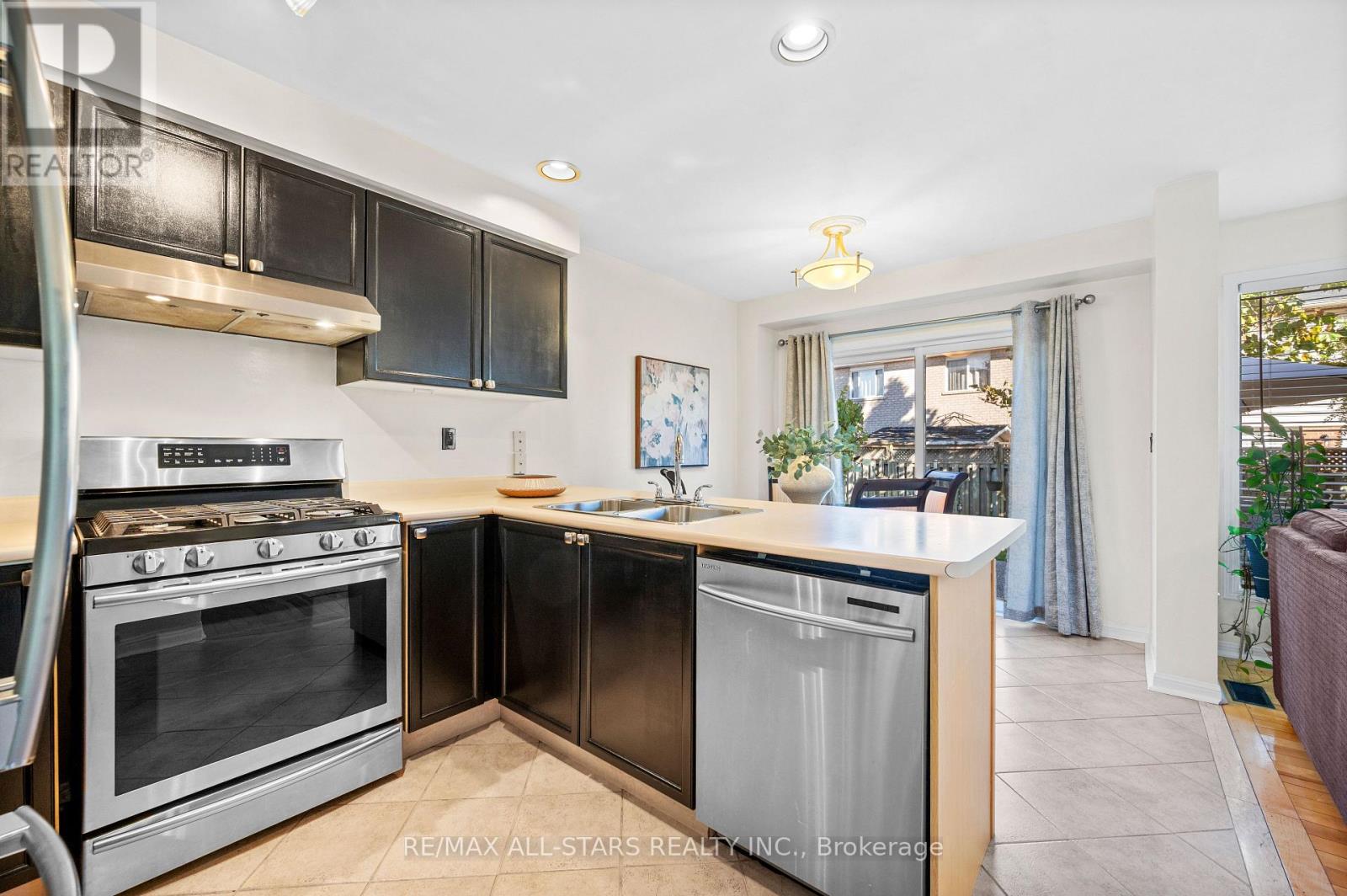 1549 Evans Terrace, Milton, Ontario  L9T 5J4 - Photo 12 - W12514780