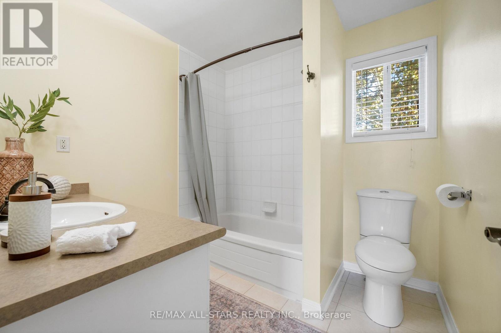 1549 Evans Terrace, Milton, Ontario  L9T 5J4 - Photo 28 - W12514780