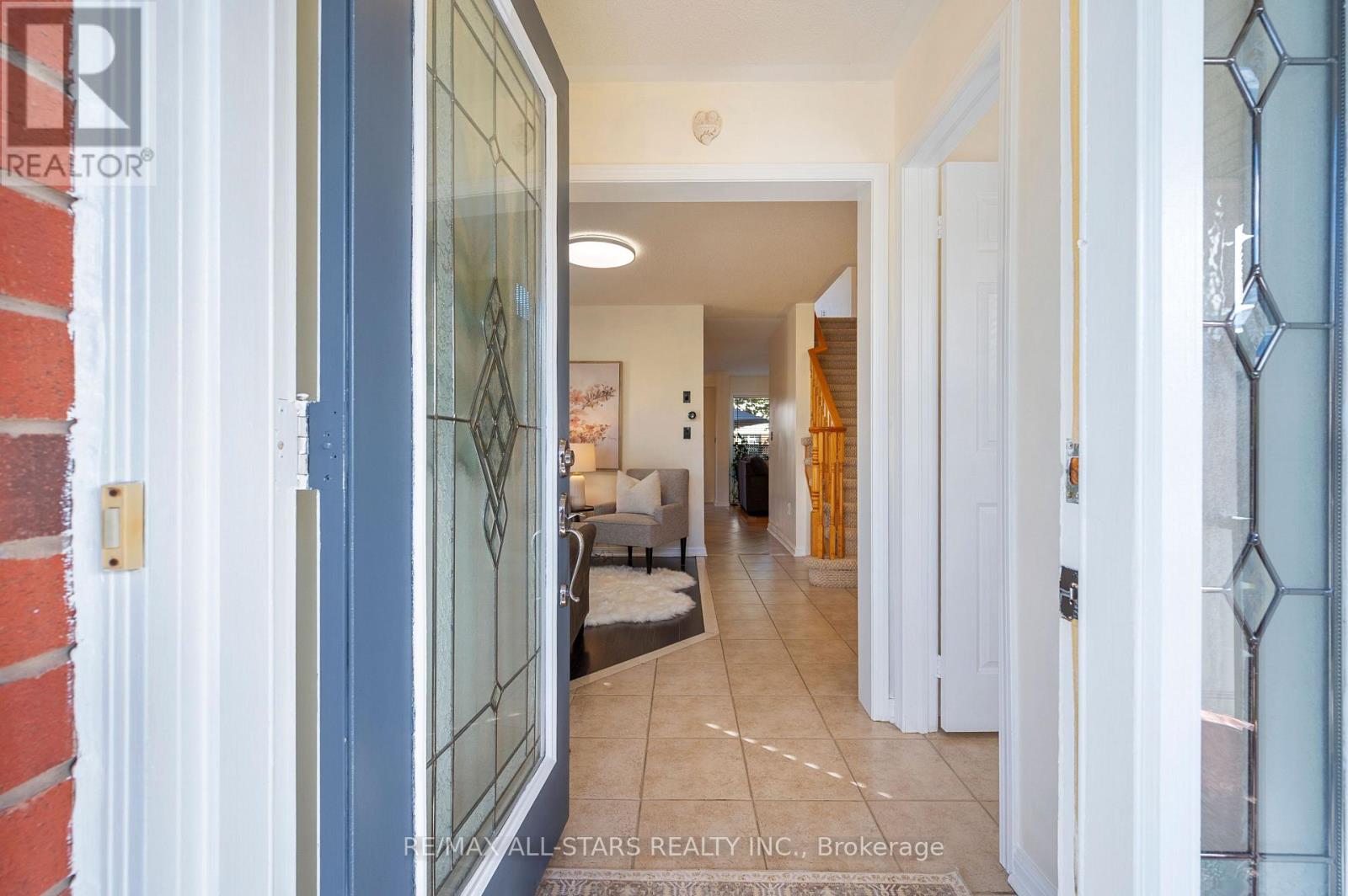 1549 Evans Terrace, Milton, Ontario  L9T 5J4 - Photo 3 - W12514780