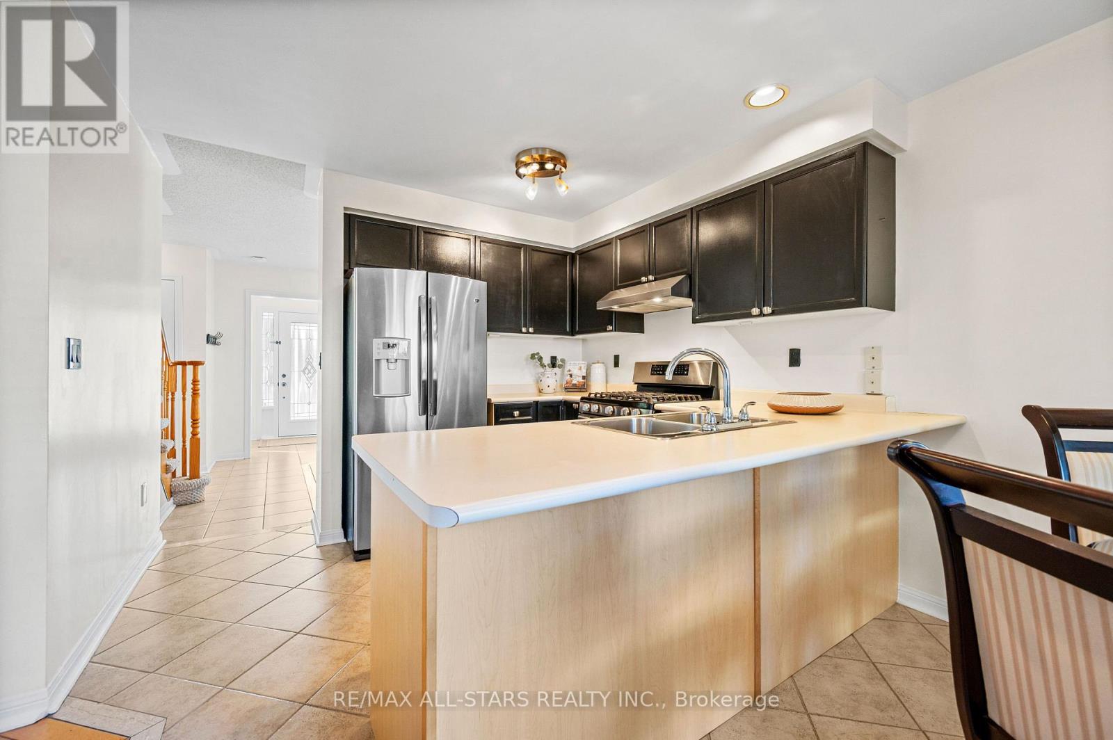 1549 Evans Terrace, Milton, Ontario  L9T 5J4 - Photo 9 - W12514780