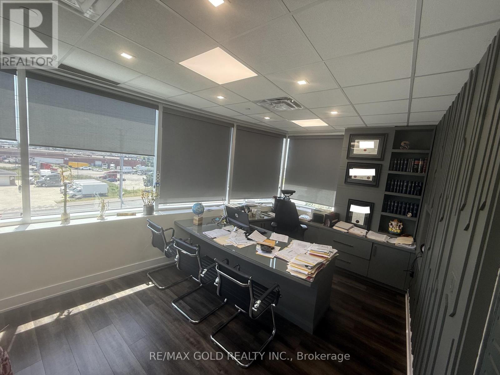 218 Export Boulevard, Mississauga, Ontario  L5S 1Y4 - Photo 8 - W12514792