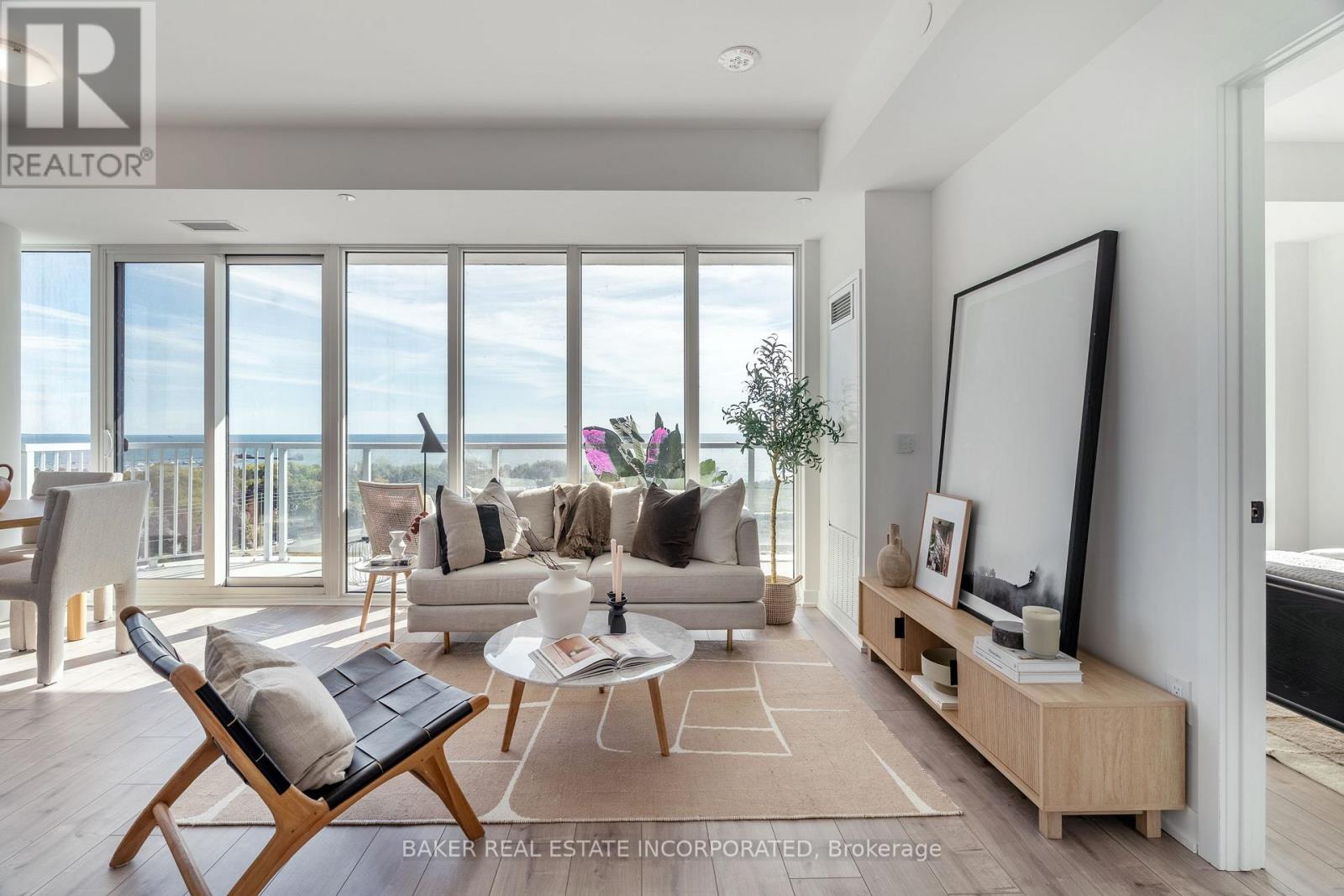 1205 - 220 Missinnihe Way, Mississauga, Ontario  L5H 0A9 - Photo 5 - W12514796