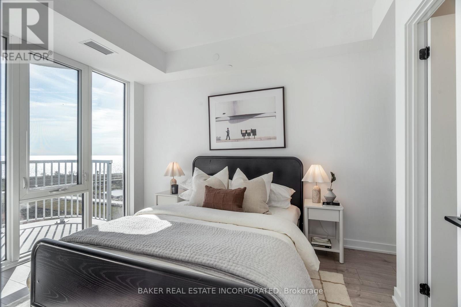 1205 - 220 Missinnihe Way, Mississauga, Ontario  L5H 0A9 - Photo 6 - W12514796