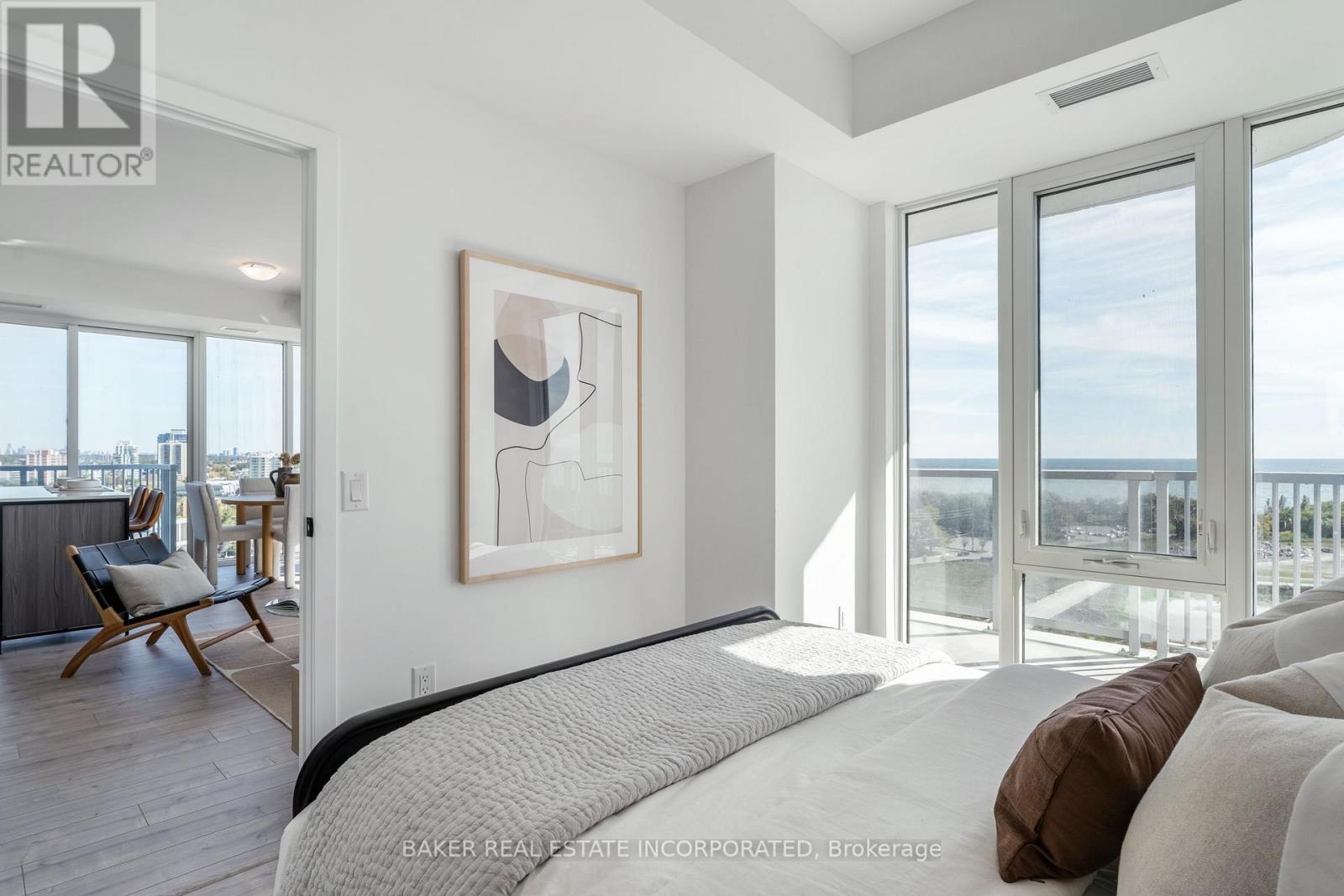 1205 - 220 Missinnihe Way, Mississauga, Ontario  L5H 0A9 - Photo 8 - W12514796