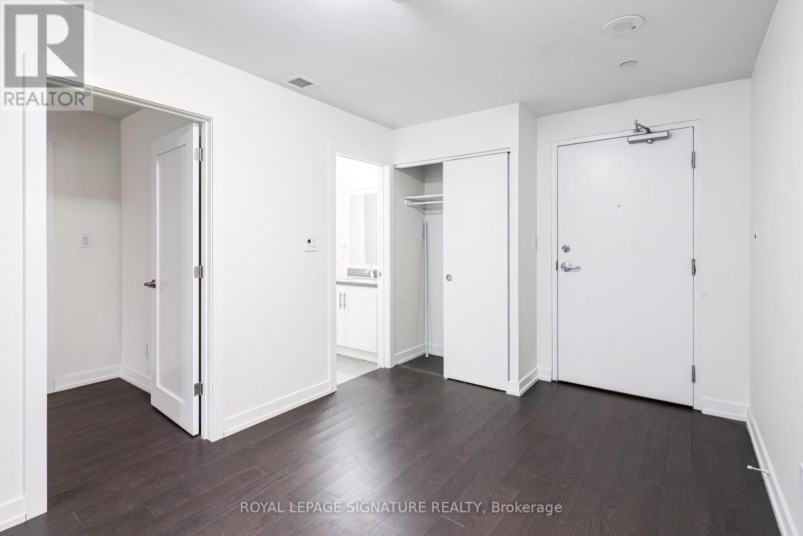 B102 - 46 Panorama Court, Toronto, Ontario  M9V 4A4 - Photo 10 - W12514806