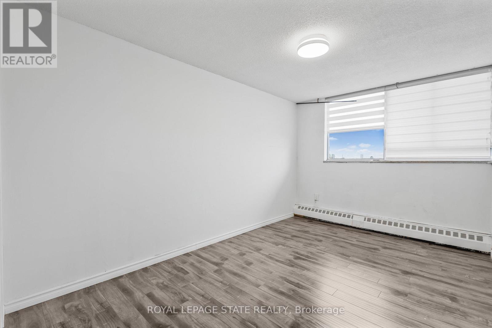 308 - 1050 Stainton Drive, Mississauga, Ontario  L5C 2T7 - Photo 10 - W12514820